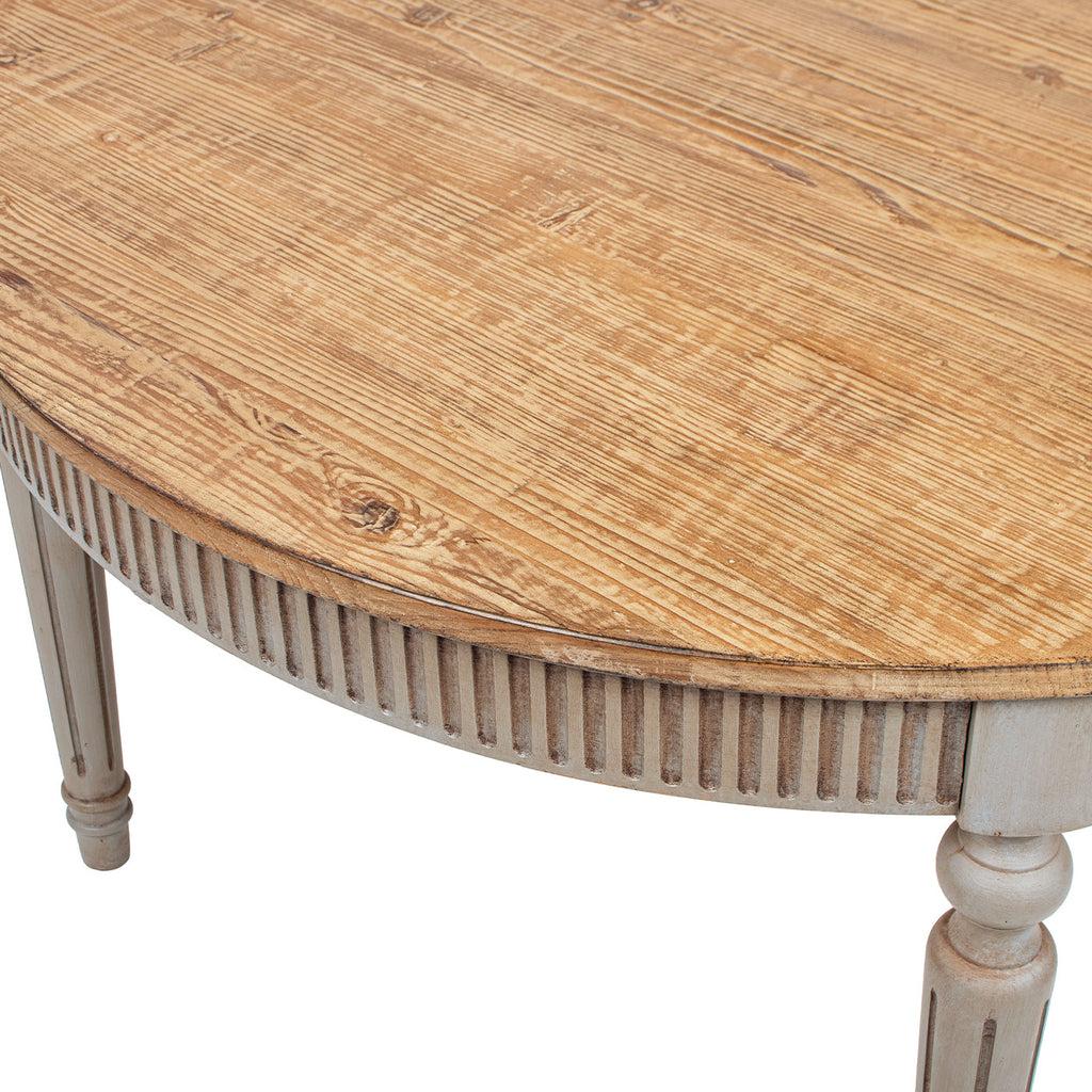Reclaimed Wood Round Dining Table with Classic Turned Base – Antique