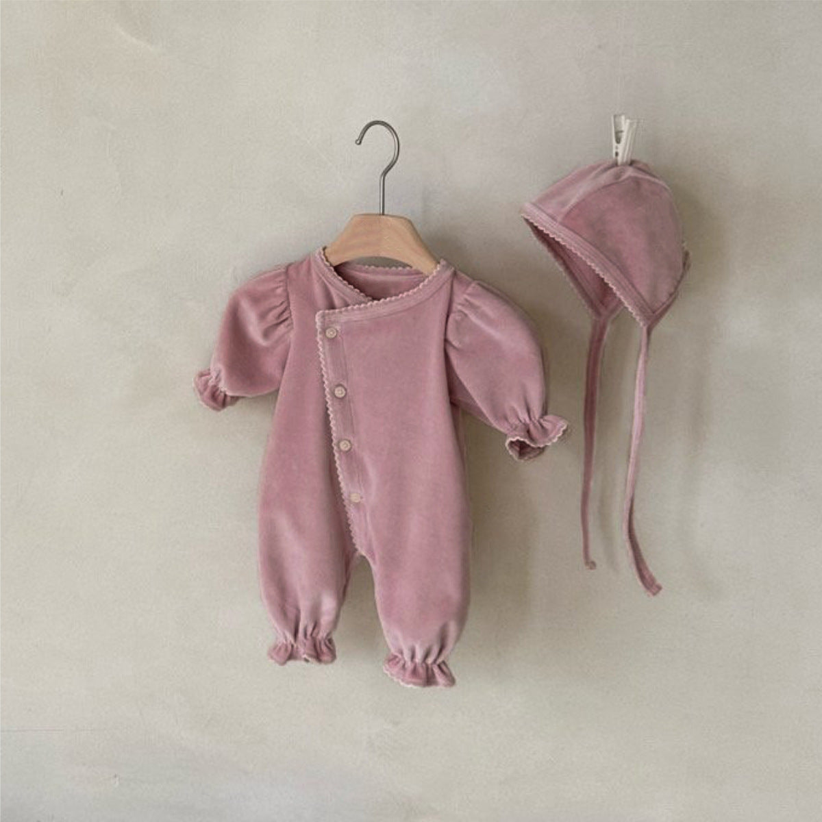 Long-style One-piece Romper With A Single Row Of Snaps For Babies