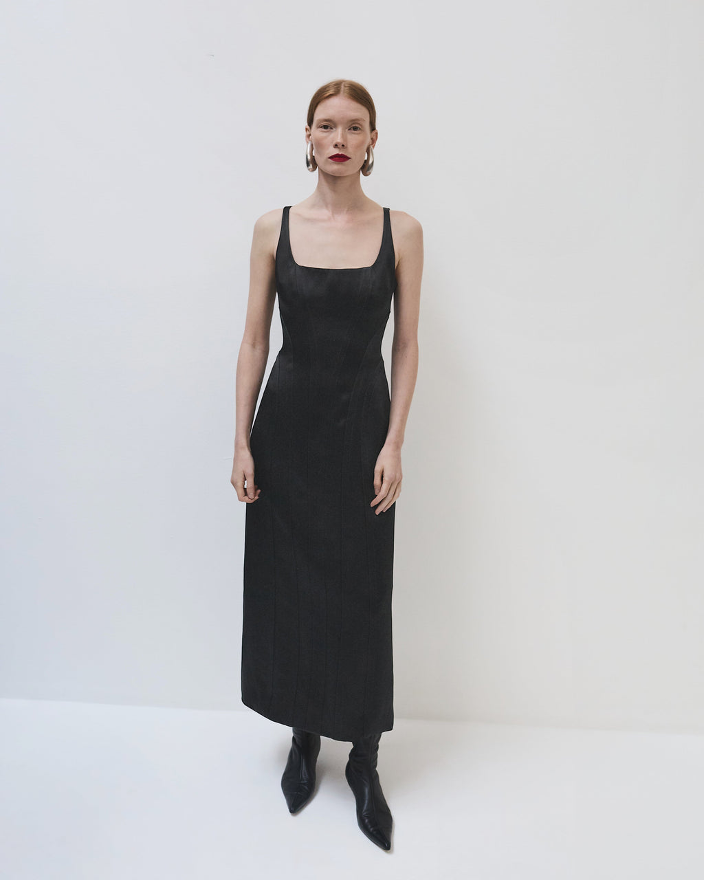 Contour Seamed Dress | Black
