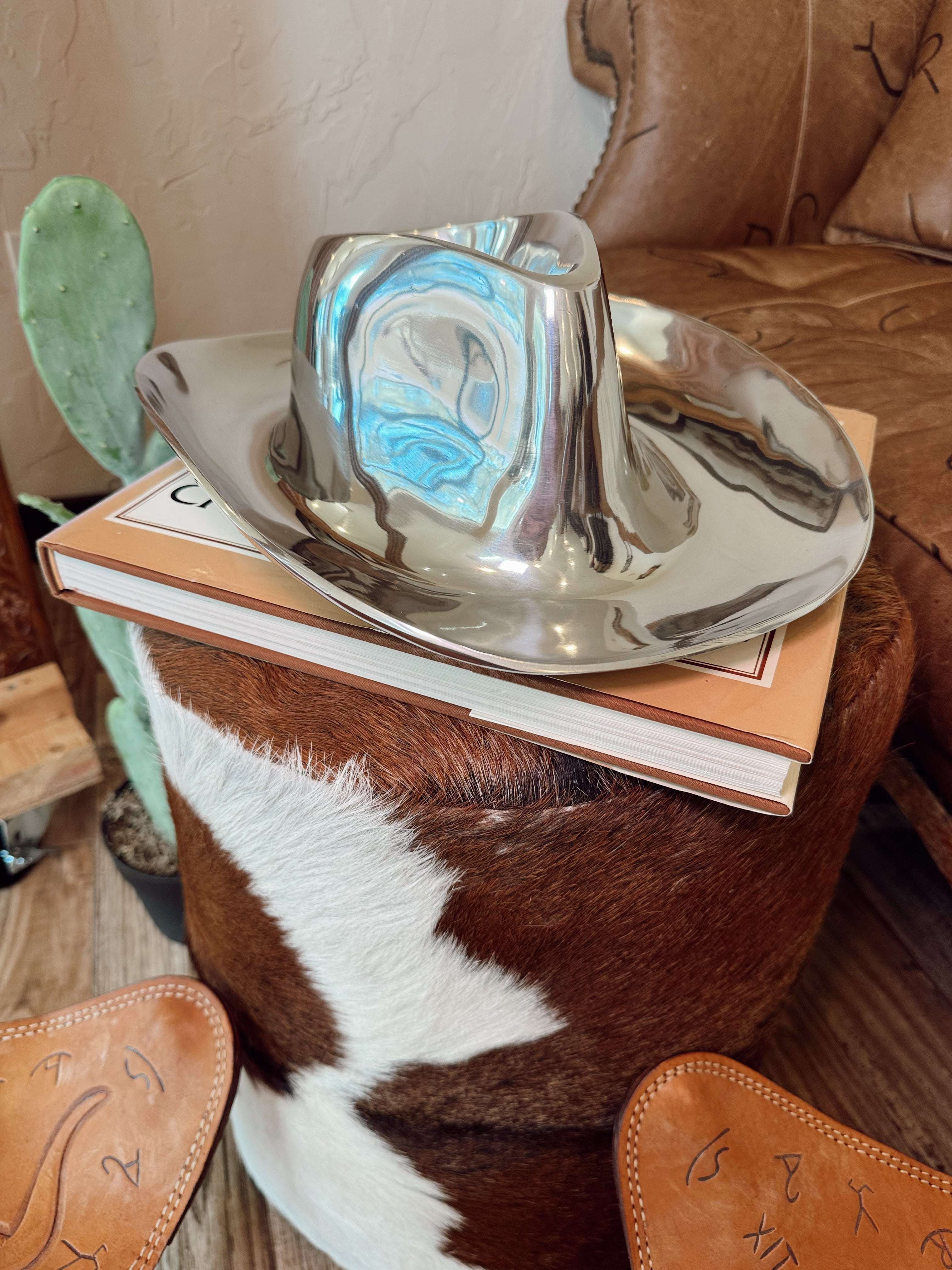 The Ten Gallon Hat Chip & Dip Platter