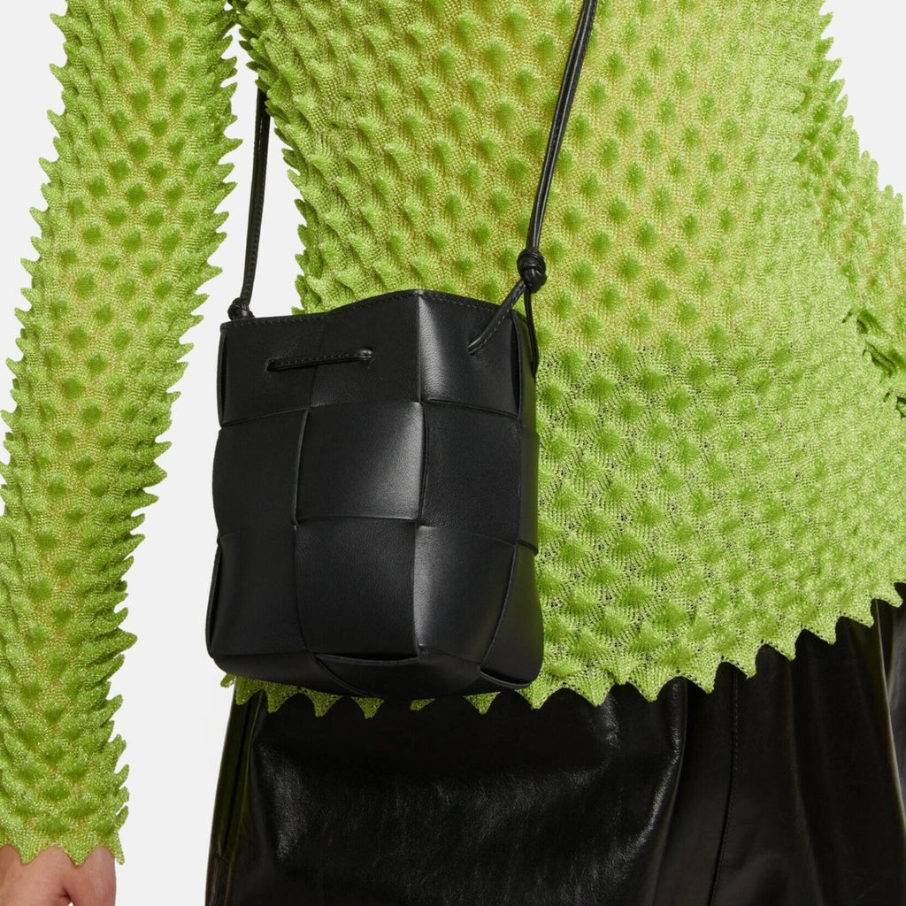 Chic Woven Mini Crossbody Bucket Bag – Lightweight Shoulder Handbag
