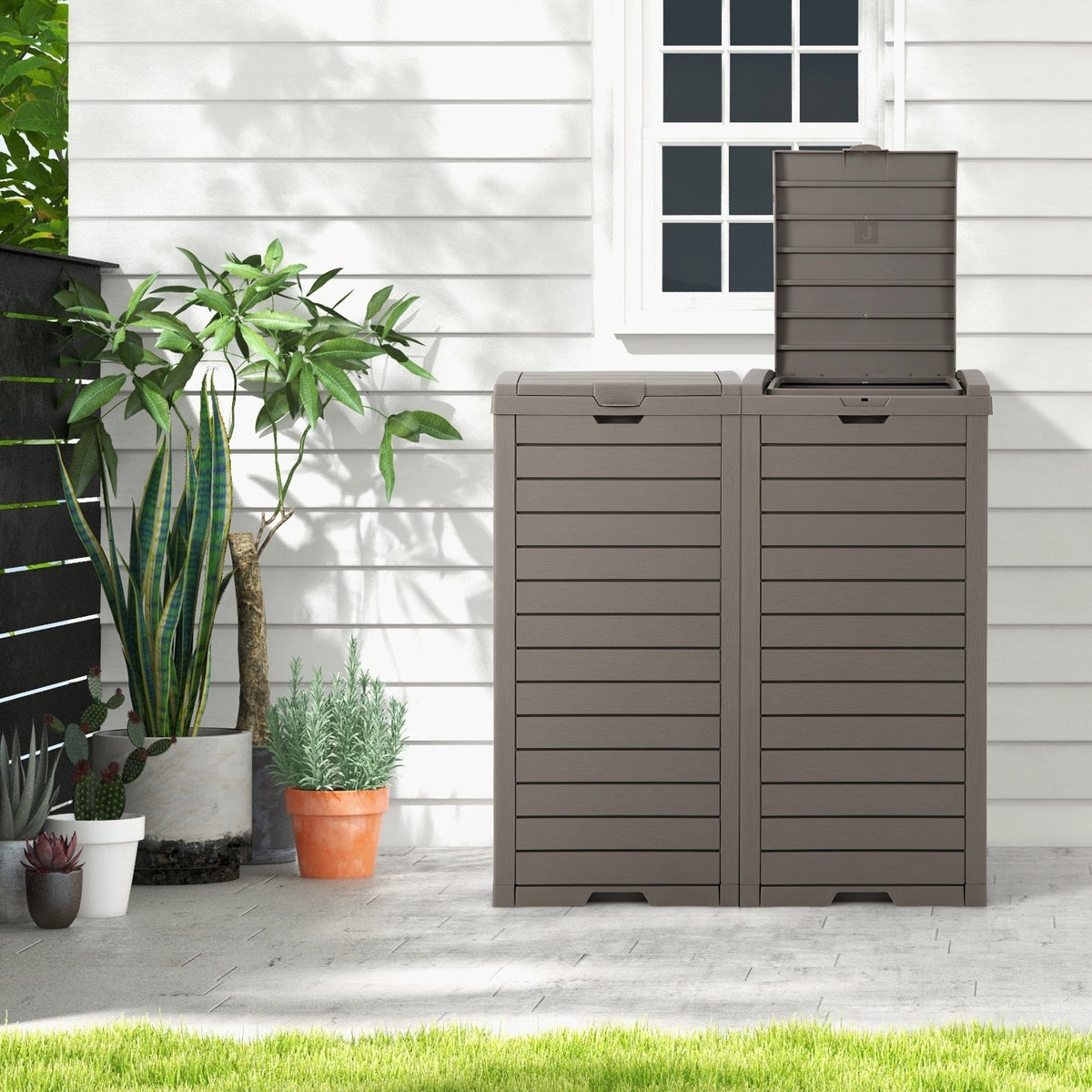 31 Gallon Large Outdoor Trash Can with Lid and Pull