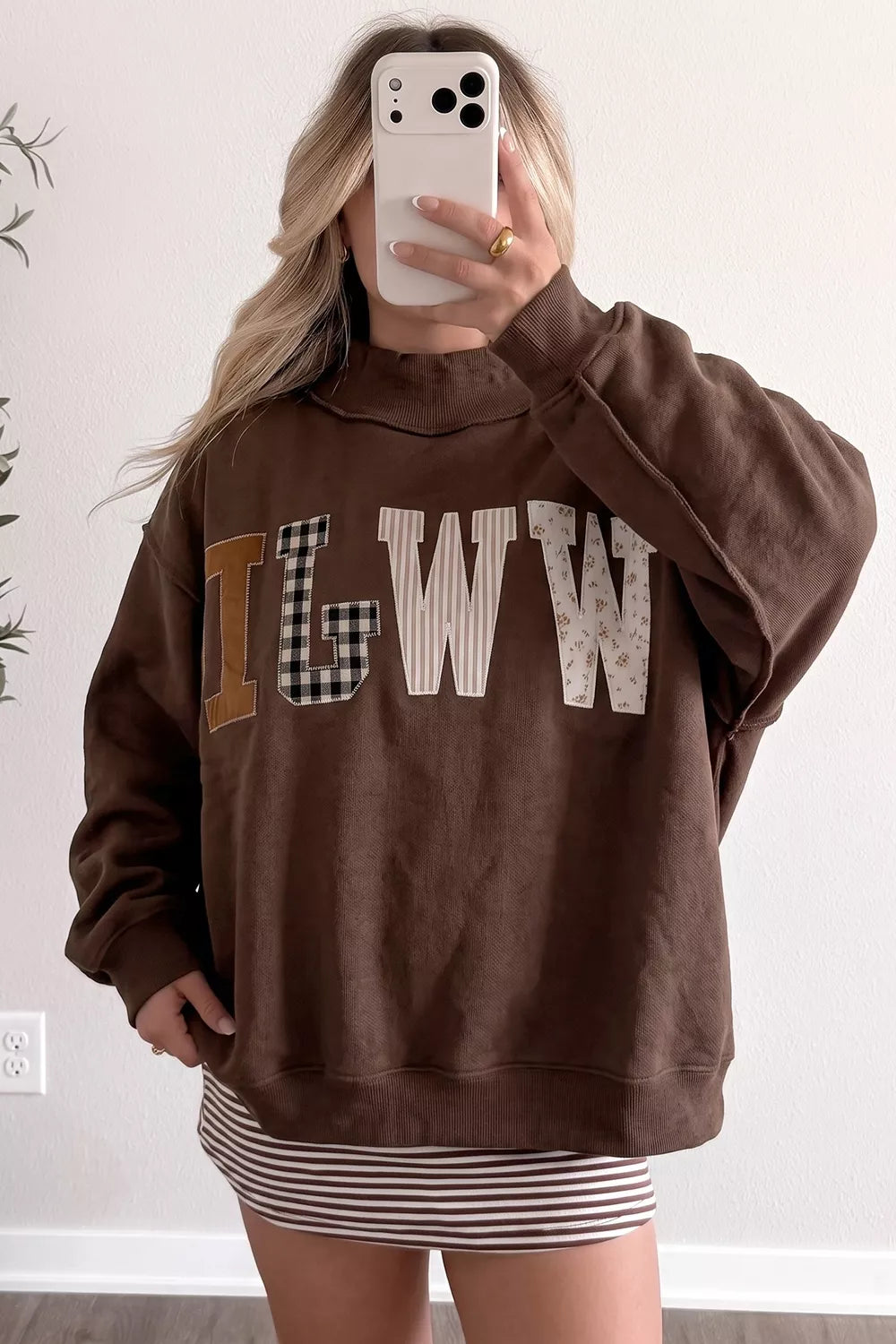 WWJD Mixed Pattern Embroidered Patch Graphic Mock Neck Sweatshirt