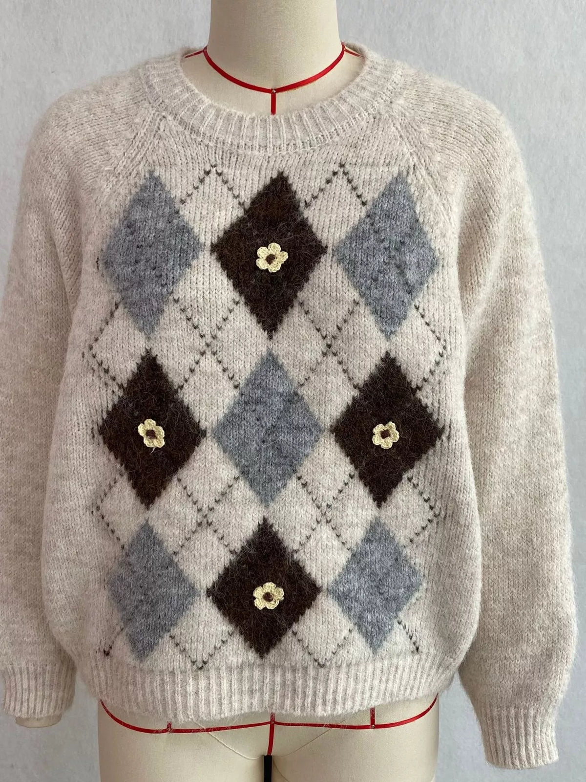 Argyle Pattern Raglan Sleeve Sweater