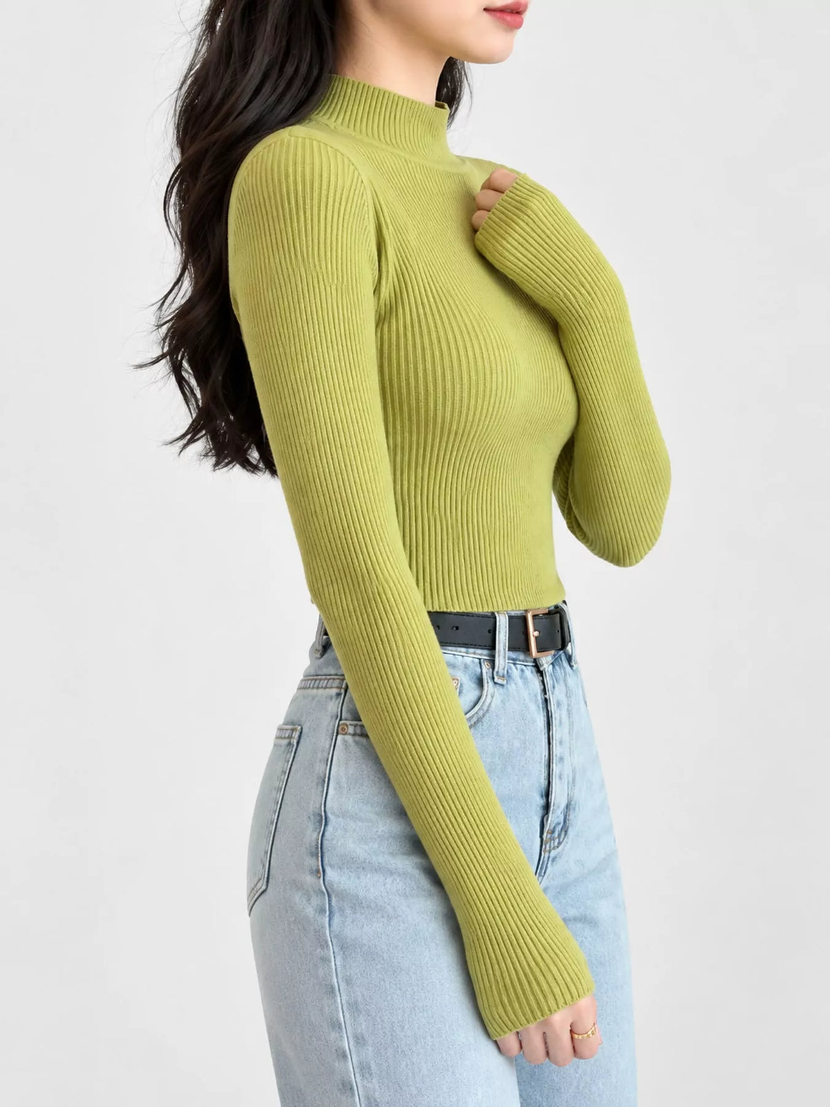 Elegant Slim-Fit Ribbed Mock Neck Knit Top
