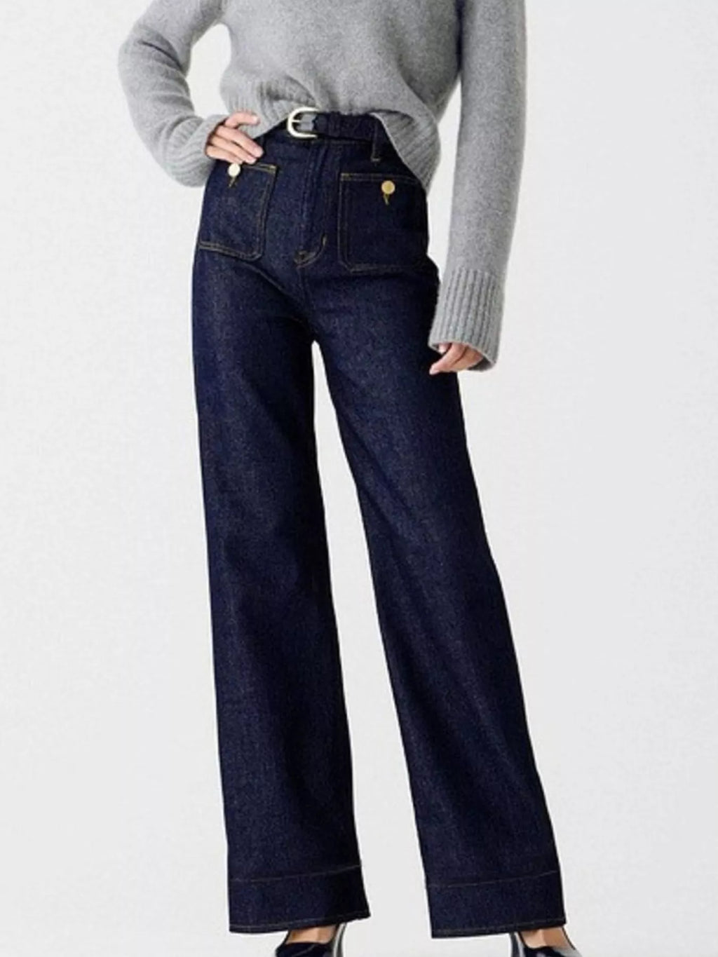 High-Waisted Jeans with Pockets