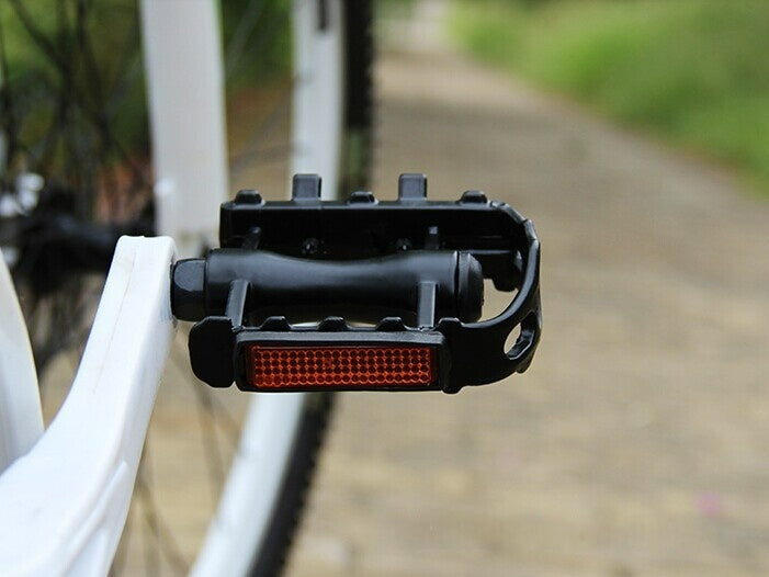 Reflective Setting On Both Sides All-aluminum Large Pedal Bicycle Universal Non-slip Pedal Riding Equipment Bike Pedals Mountain Road Bicycle Flat Pedal-Universal Lightweight Aluminum Alloy Platform Pedal For Travel Cycle-Cross The Road