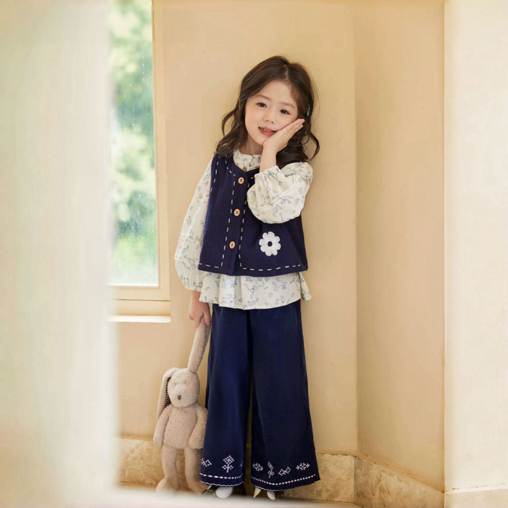 New Style Vest Shirt For Little Girlsfashionable Three-piece Set