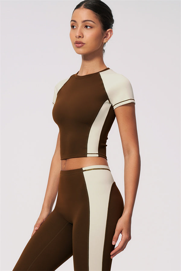 The Sandstone T-shirt Leggings 2-Piece Set