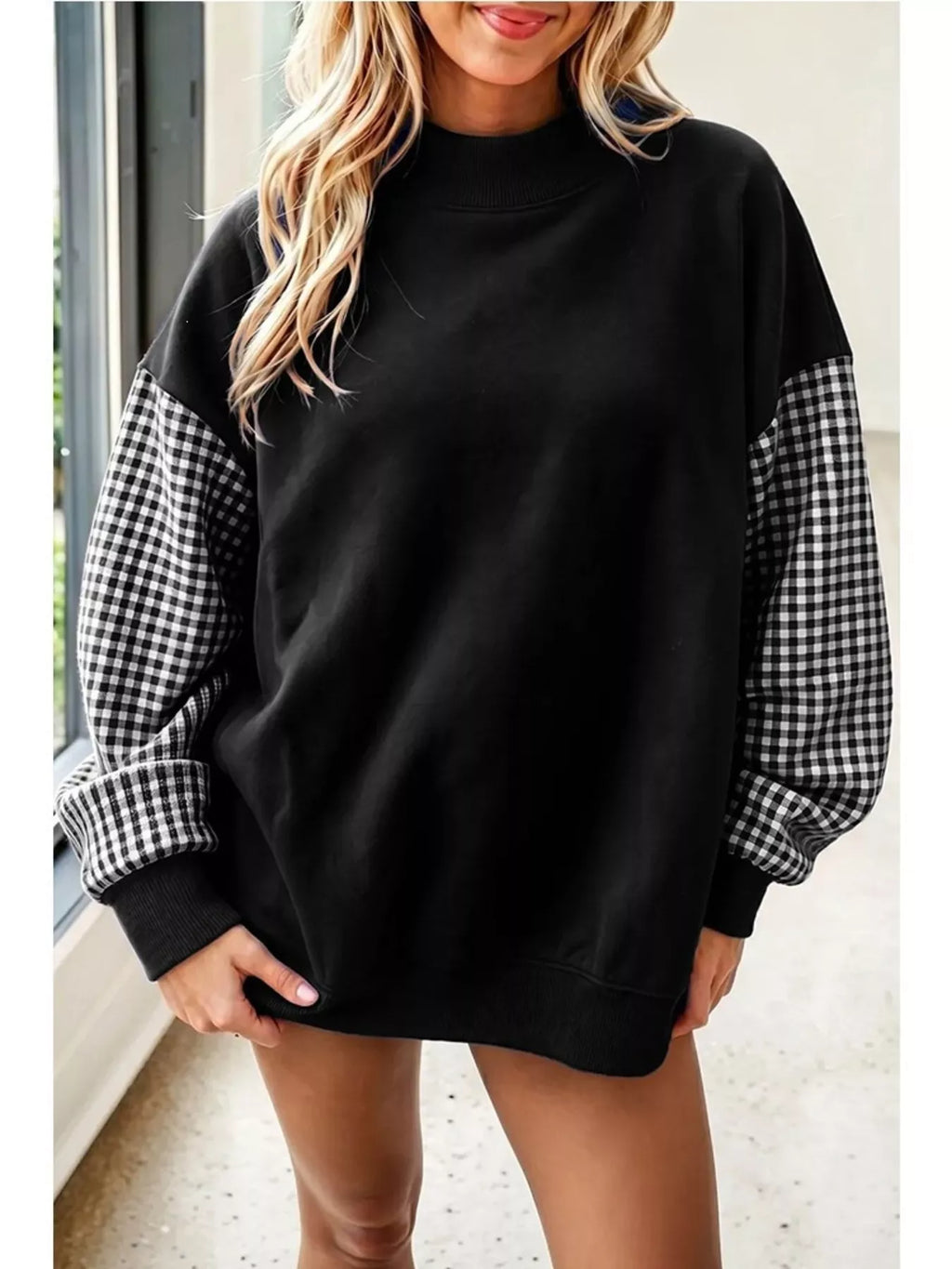 Gingham Sleeves Round Neck Sweatshirt