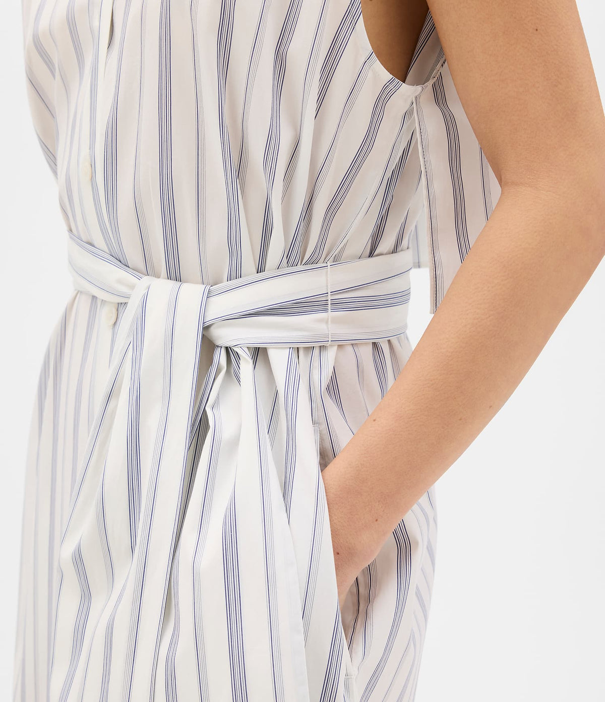 Sleeveless Pleat Back Tie Dress | White/Navy Stripe