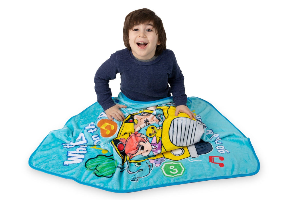 NoJo CoComelon Plush Musical Toddler Blanket  - Plays Wheels on the Bus