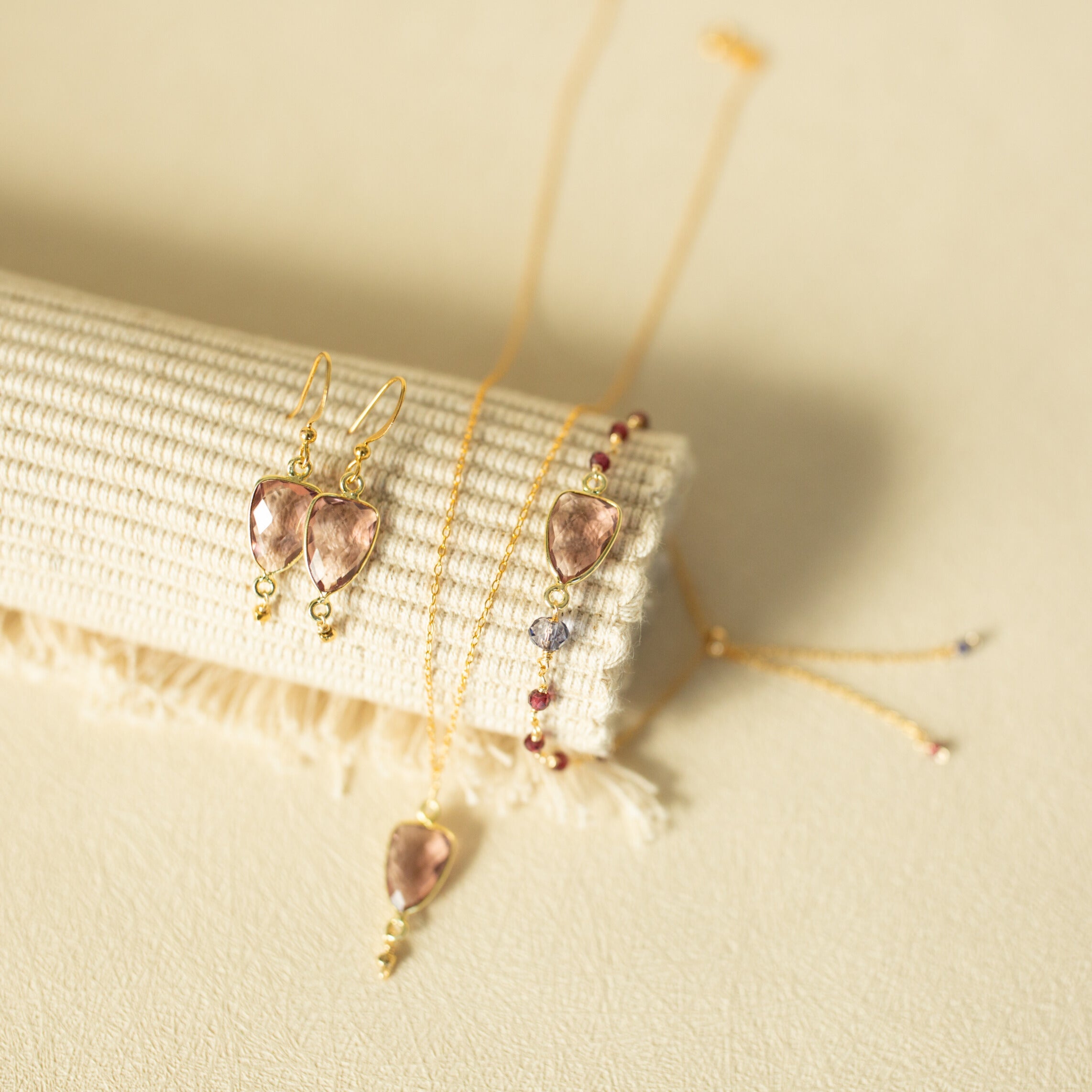Rhodolite Garnet Silver Isla Bracelet