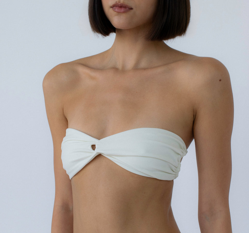 TWISTED BANDEAU BIKINI TOP