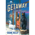 Getaway with Murder: The Mountain Lodge Mysteries - Paperback