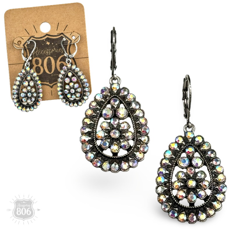 Stone studded teardrop earring