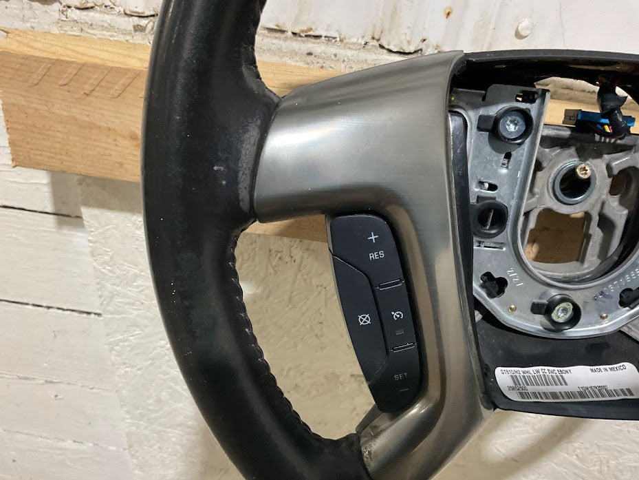 GM Ebony Steering Wheel (25849482) Leather w/ Cruise | Express / Savana 2008–2020 | OEM Used