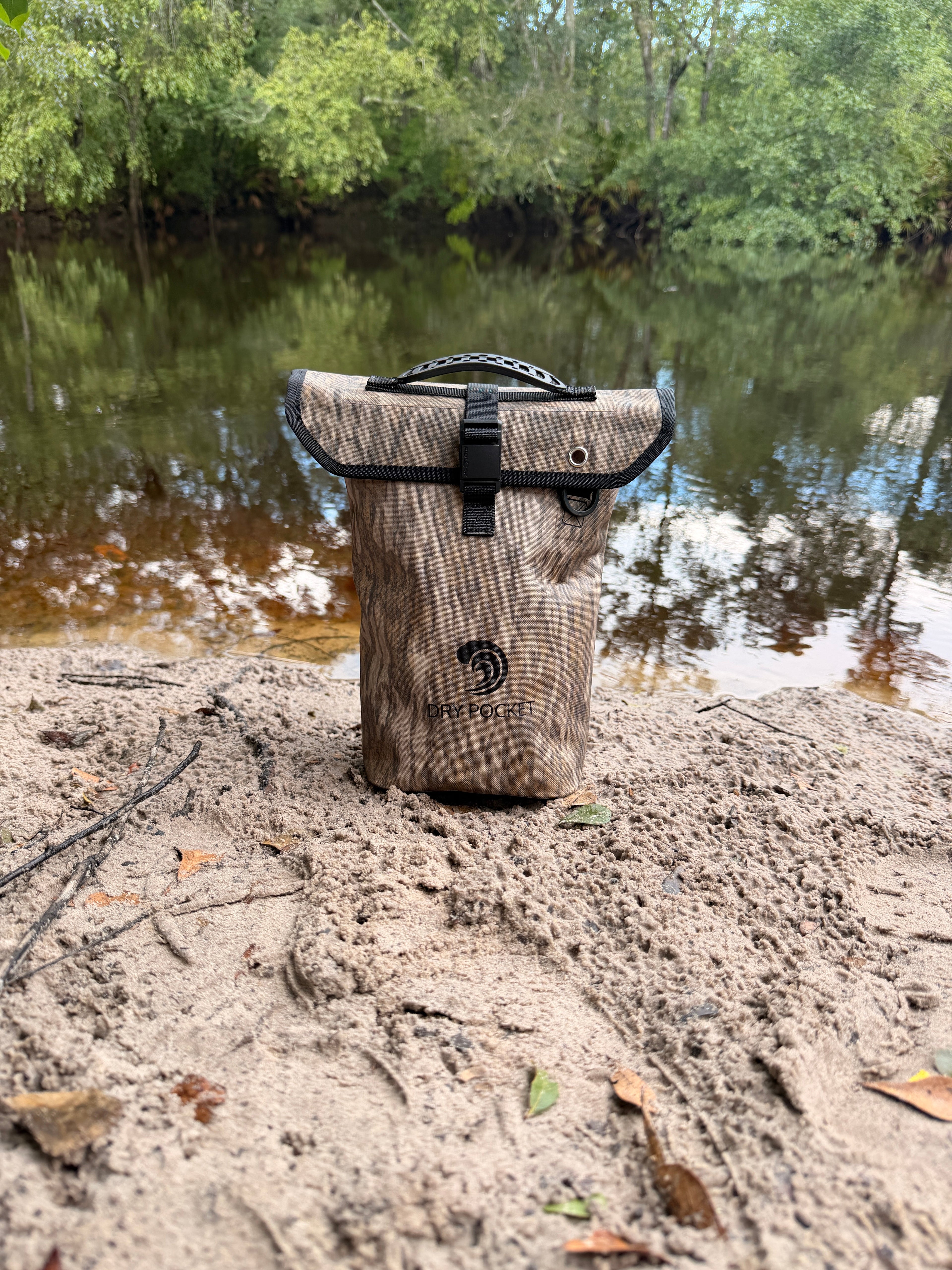 [SHIPS 1st WEEK OF SEPTEMBER] Shell Bag / Boating Bag - Bottomland Camo