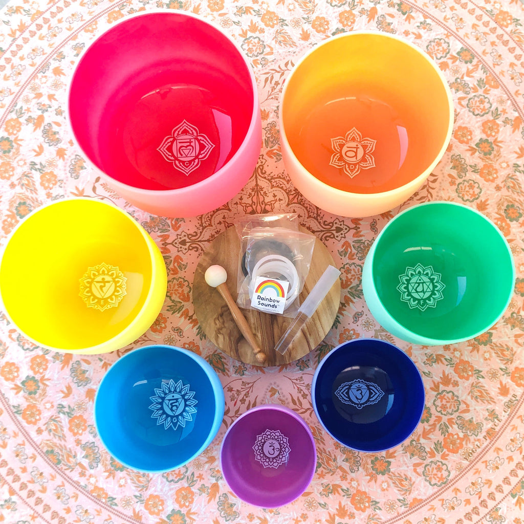 Set of 4 Rainbow Color Sound Therapy Bowls in Beige Carry-On Case