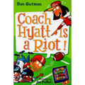 My Weird School Daze #4: Coach Hyatt Is a Riot! - Paperback