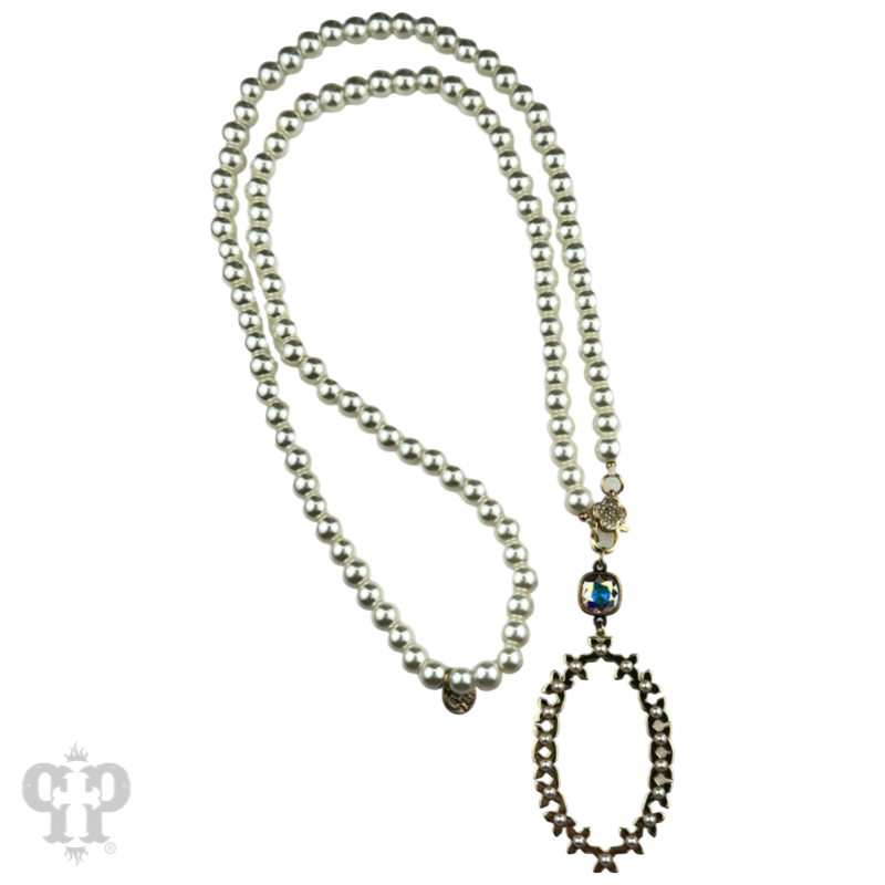 Long pearl bead necklace with shiny metal pendant with crystals from Swarovski®