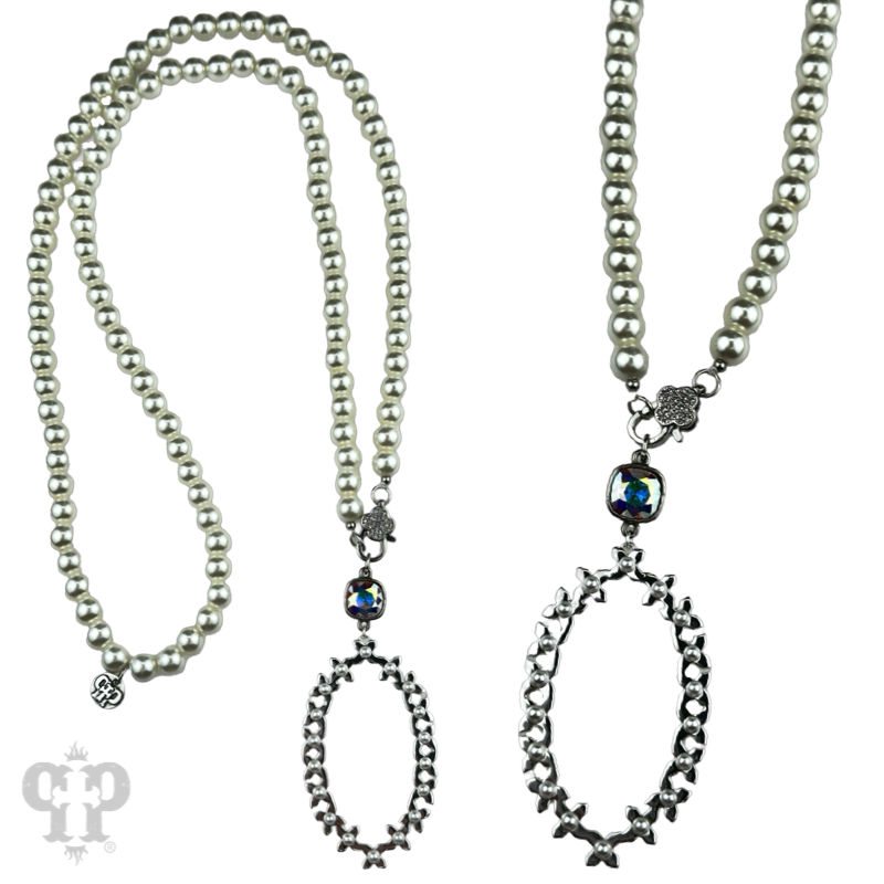 Long pearl bead necklace with shiny metal pendant with crystals from Swarovski®
