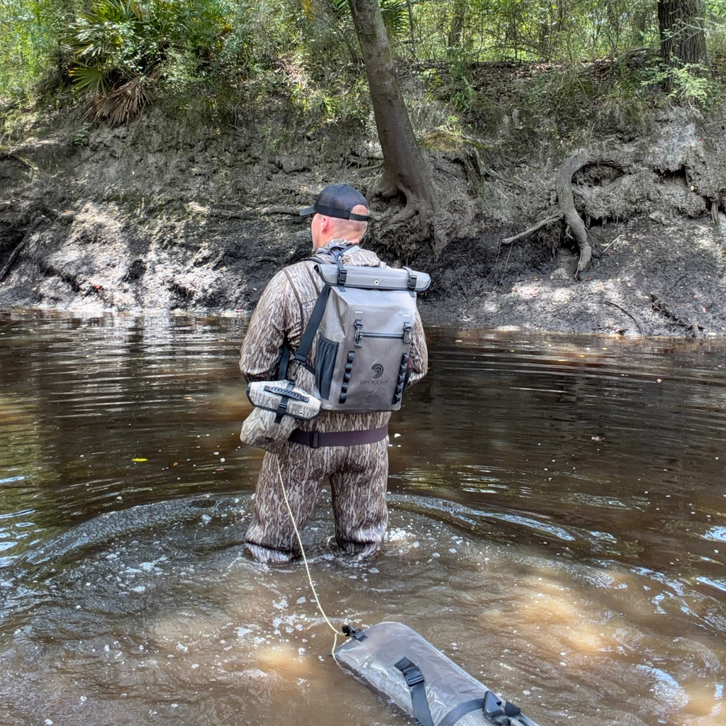 [SHIPS 1st WEEK OF SEPTEMBER] Shell Bag / Boating Bag - Bottomland Camo