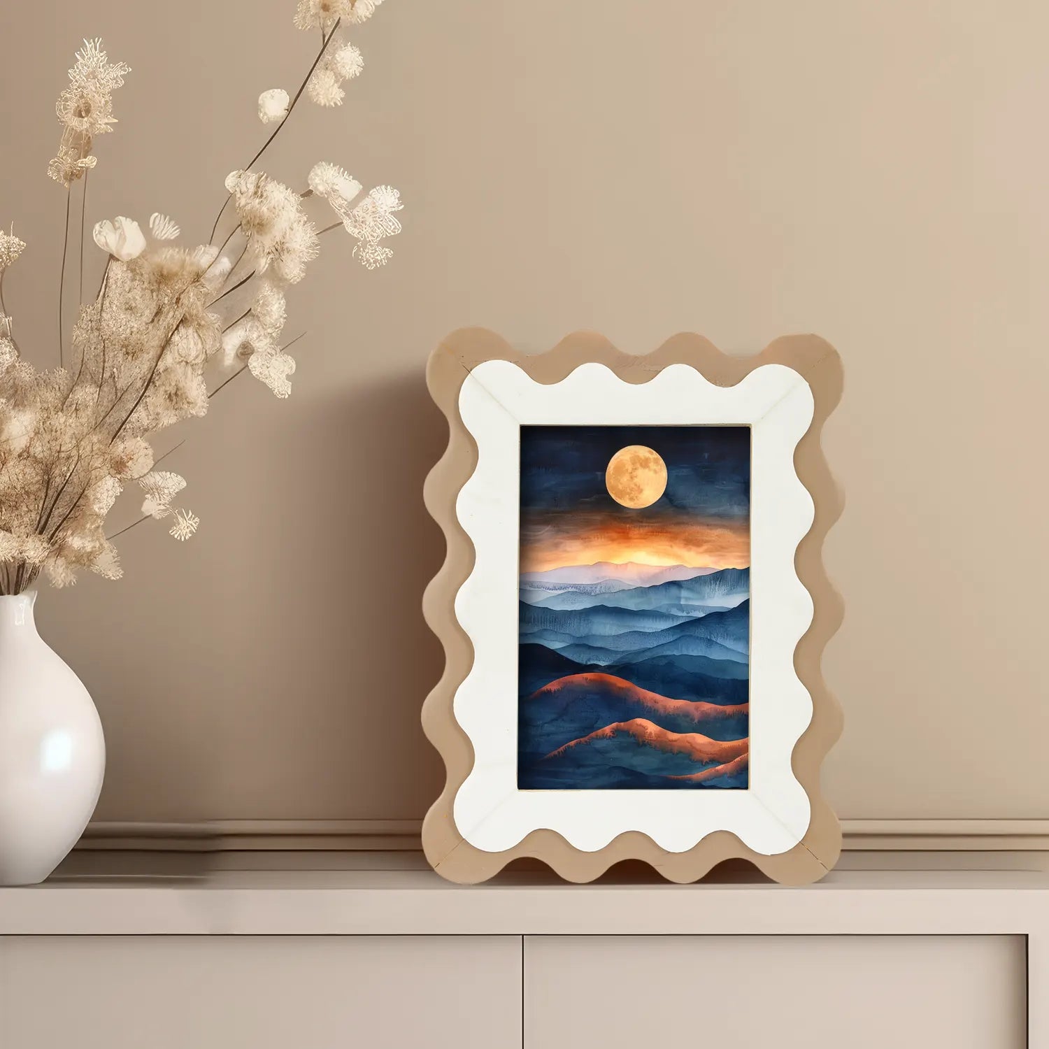 Scalloped Resin Inlay Picture Frame, Brown & White