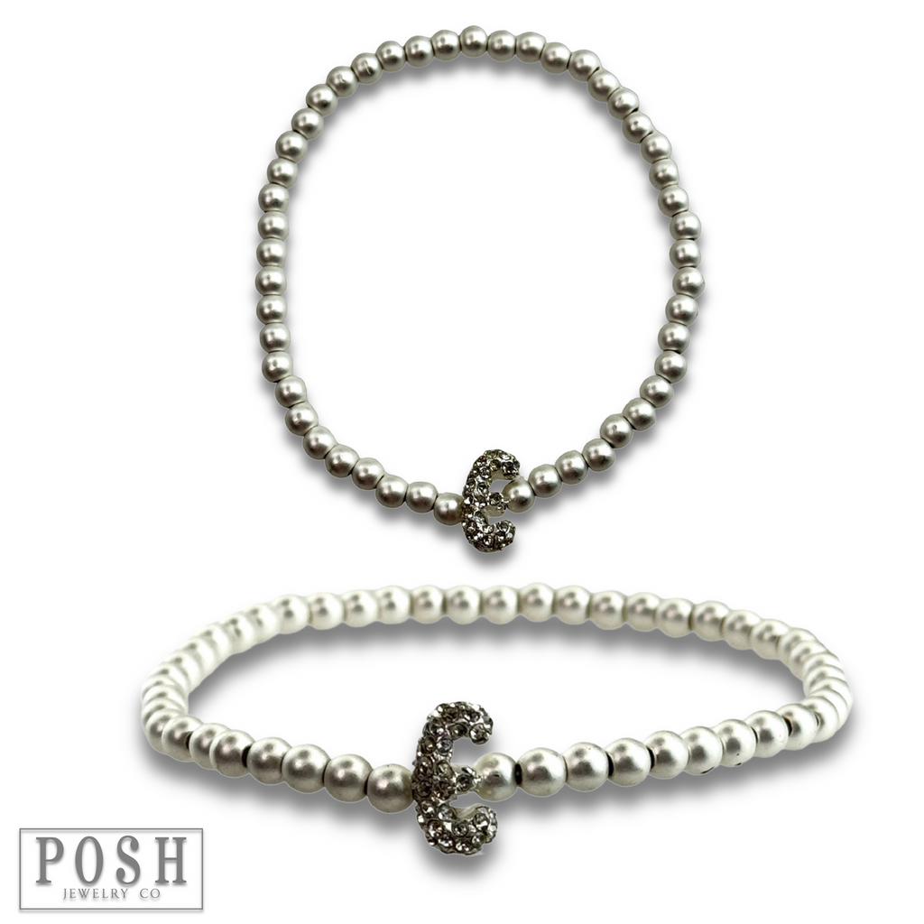 Bead bracelet with rhinestone inital
