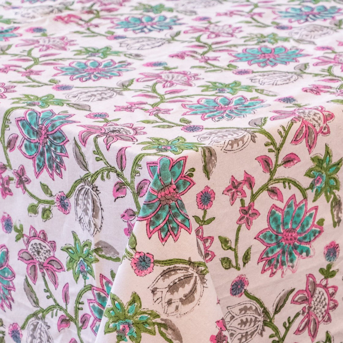 100% Organic Cotton - Pendula Petunia Tablecloth
