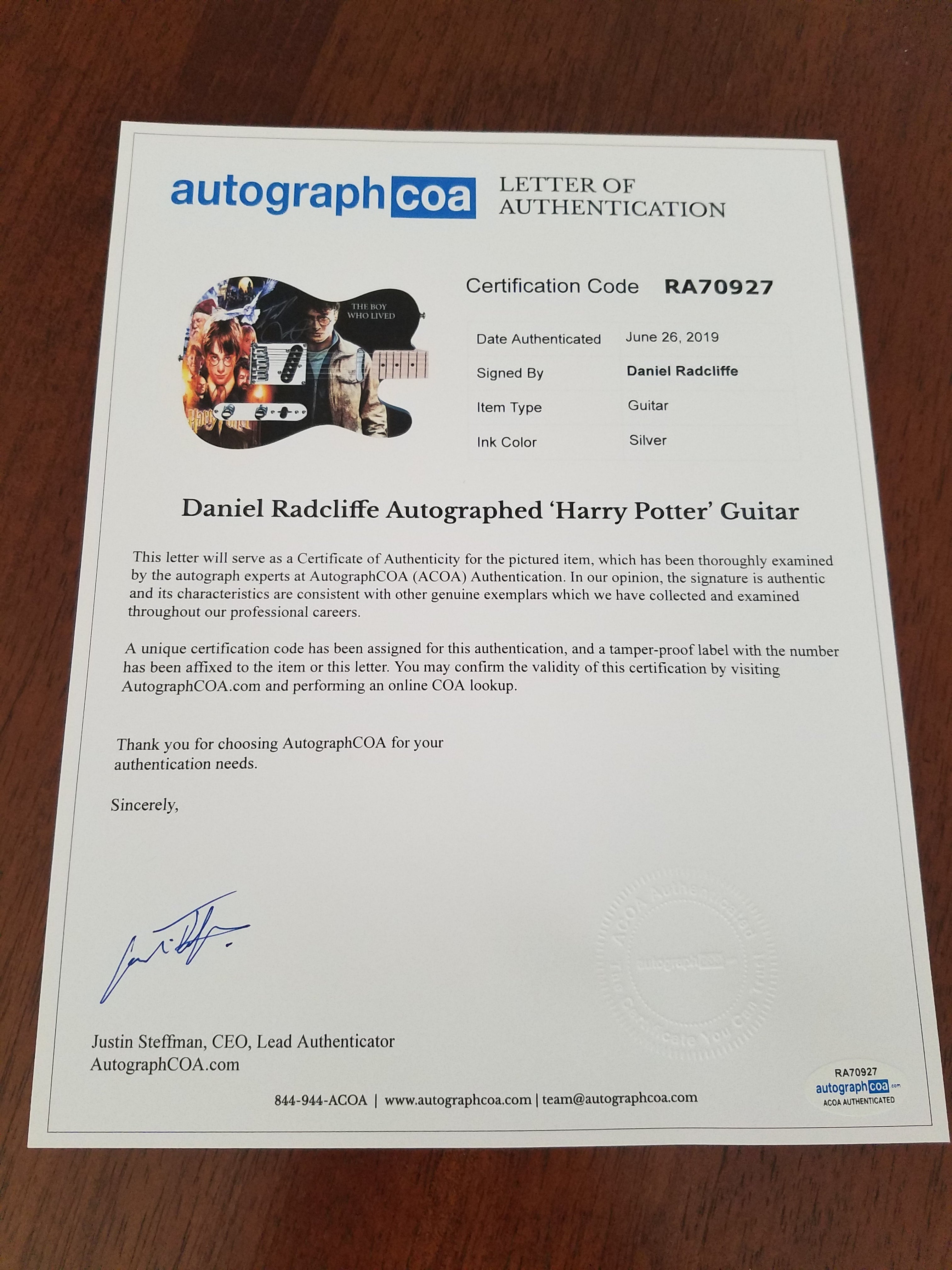 Harry Potter Daniel Radcliffe Signed Graphics Photo Guitar ACOA LOA