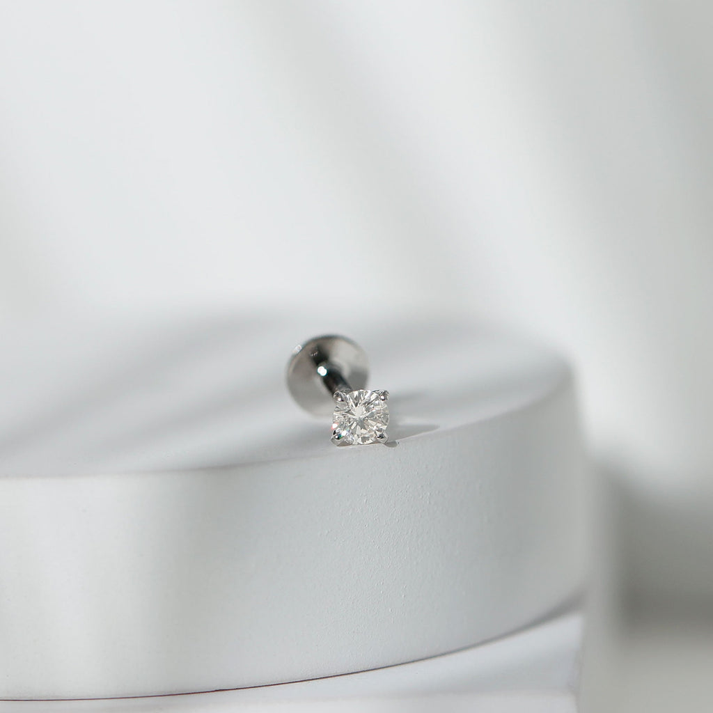 Round Shape Moissanite Solitaire Nose Pin