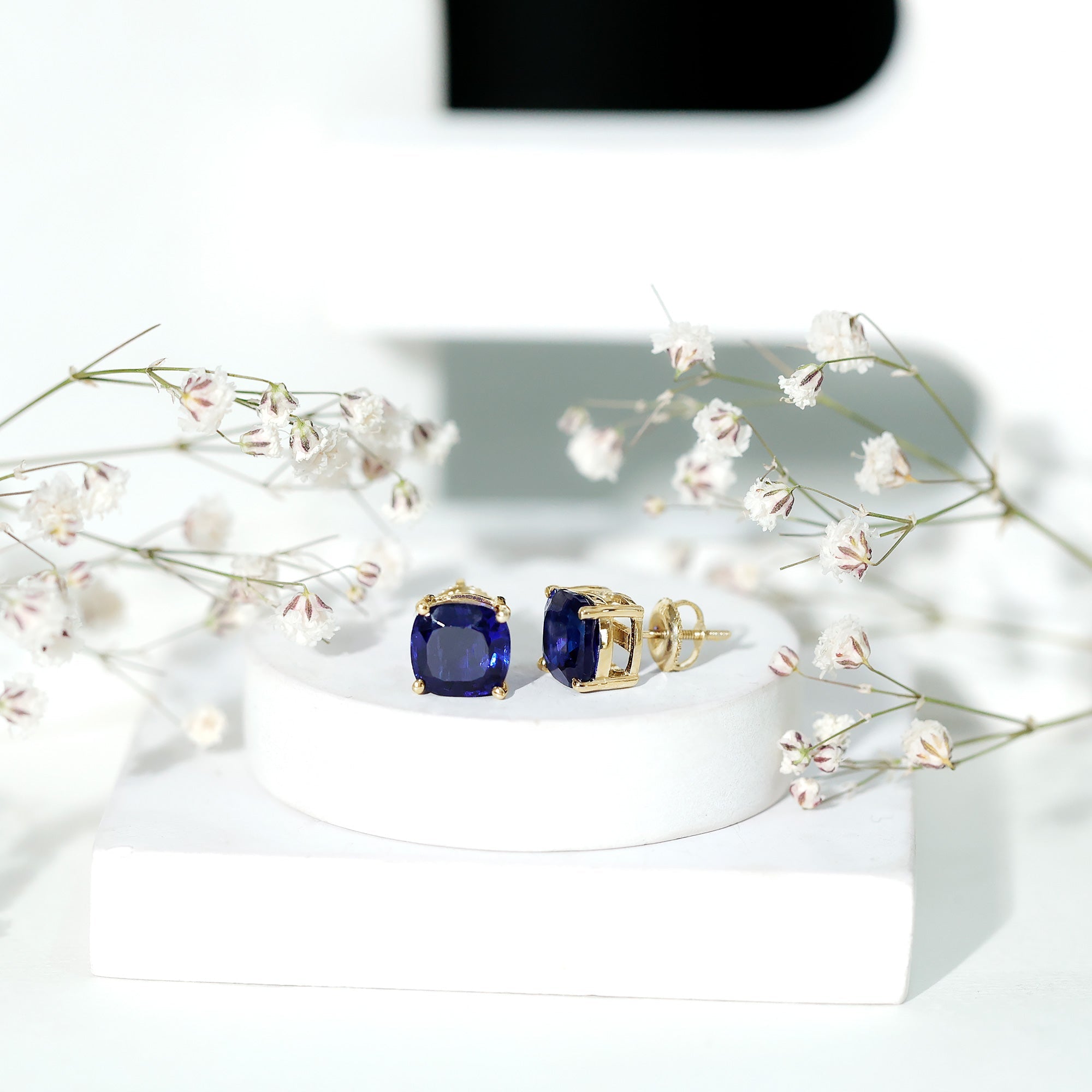 5.5 Carat Lab Grown Blue Sapphire Solitaire Stud Earring With Certificate