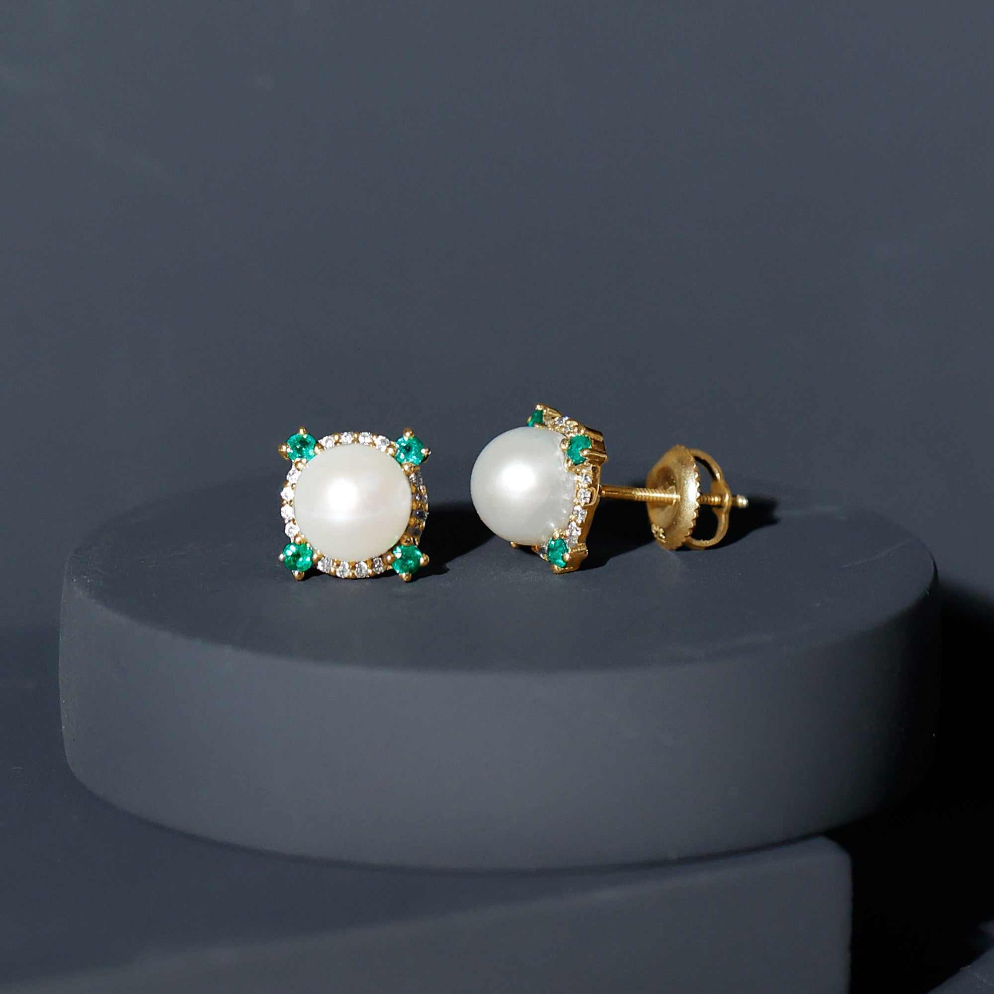 6 Carat Freshwater Pearl Bridal Stud Earrings with Emerald