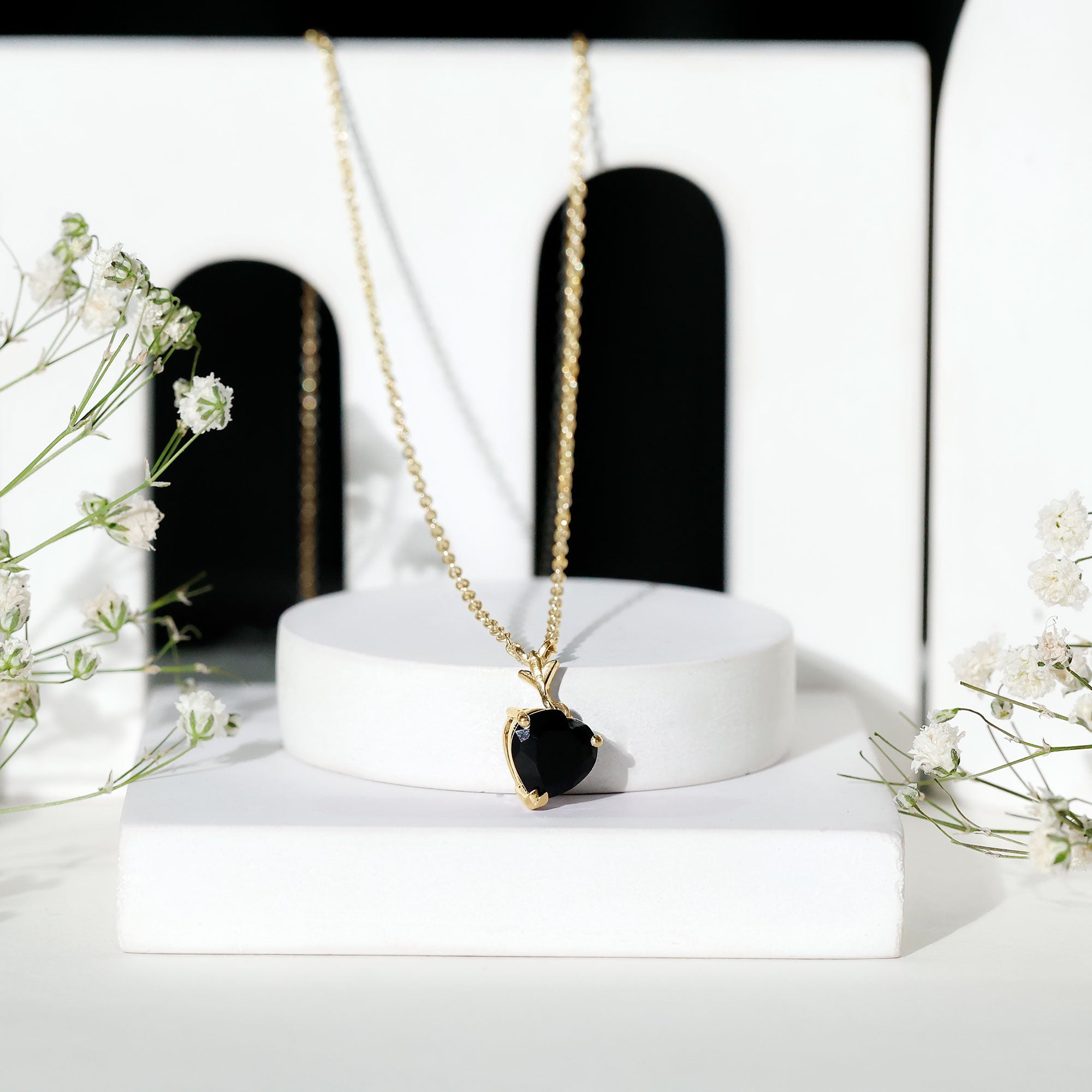 2 CT Heart Shape Black Onyx Solitaire Pendant