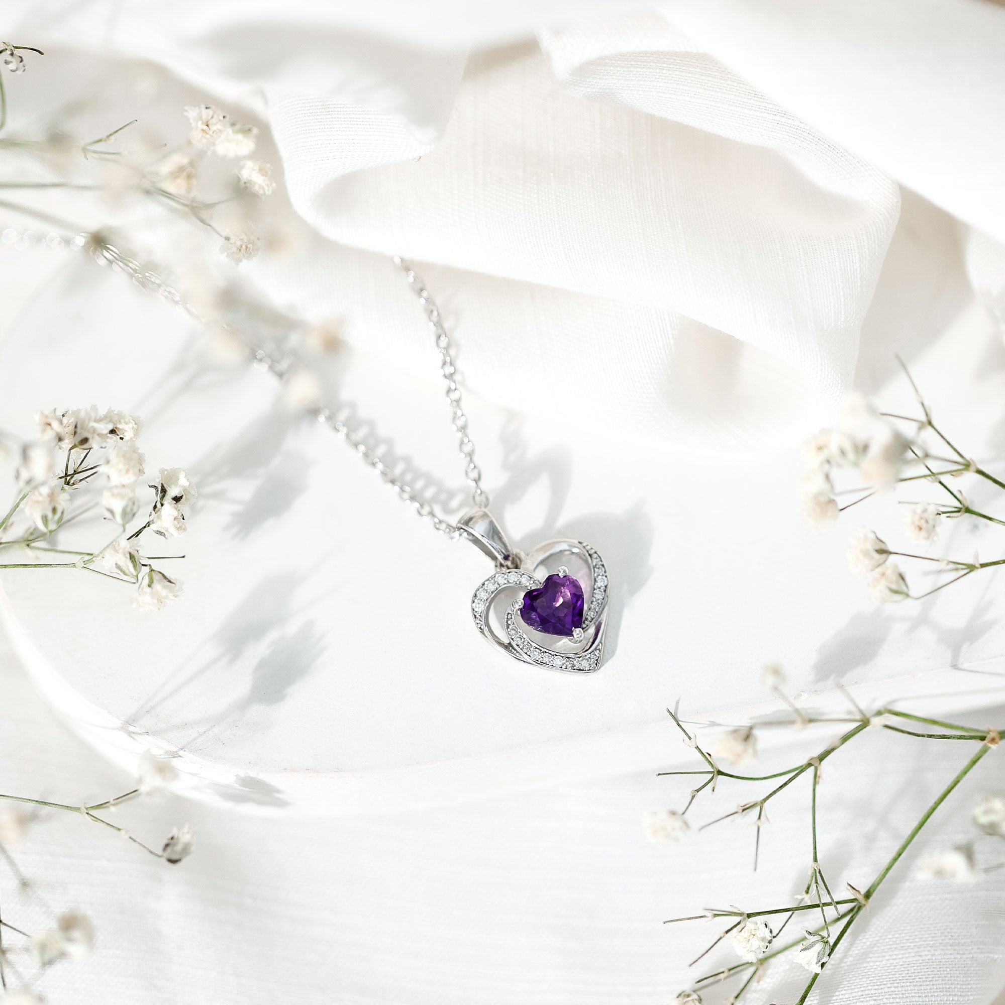 0.9 Carat Amethyst Heart Pendant Necklace with Diamond
