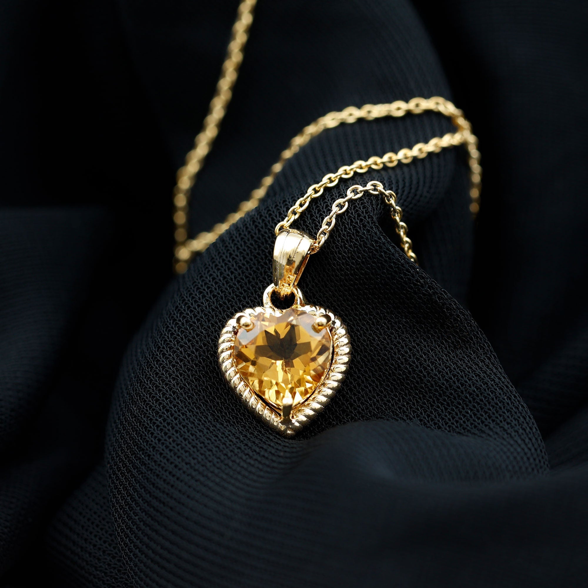 Natural Heart Shape 2 Carat Citrine Pendant Necklace with Rope Frame