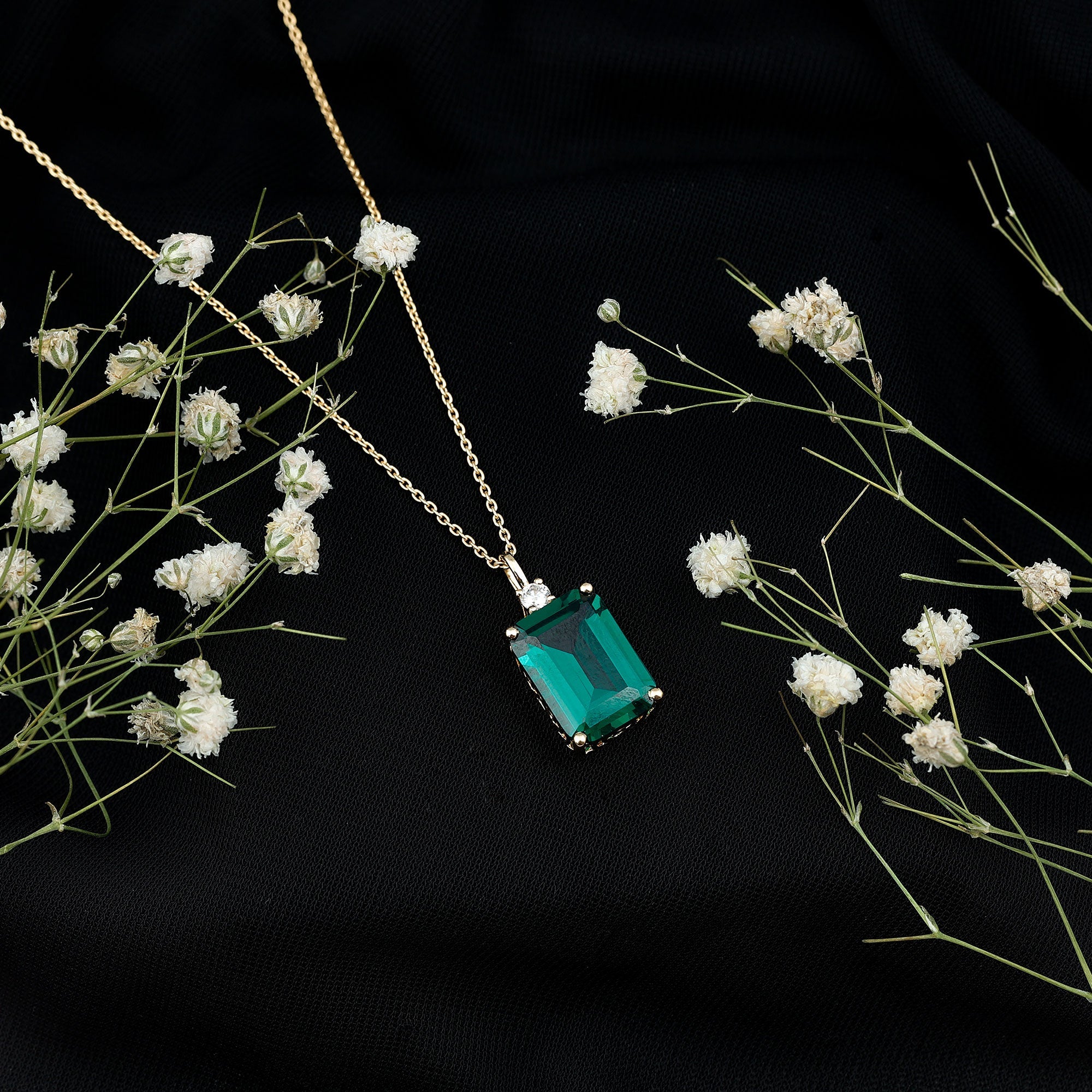 Certified 8.2 Carat Lab Grown Emerald Cocktail Necklace with Diamond