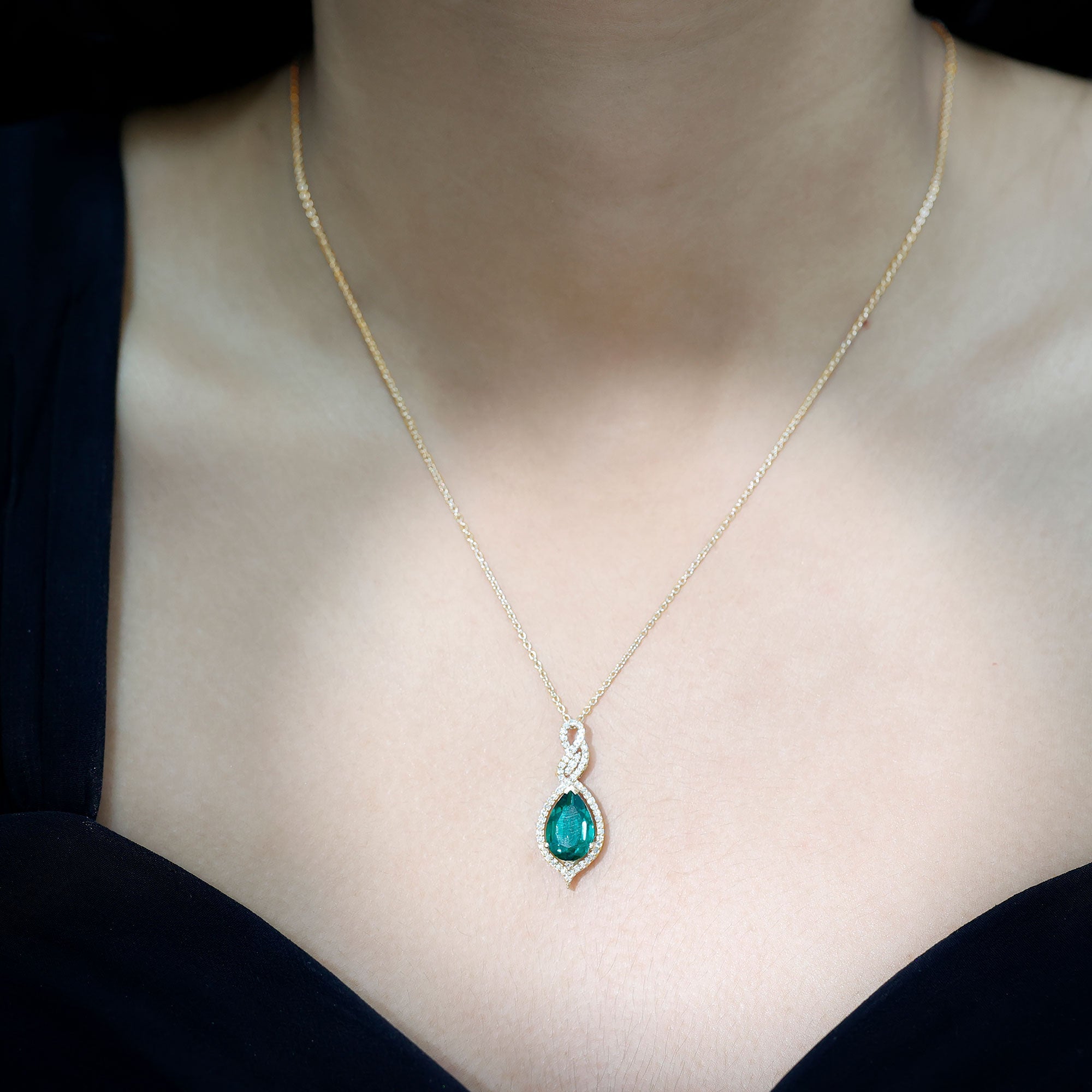 Certified 2.5 Carat Lab Grown Emerald and Diamond Bridal Necklace
