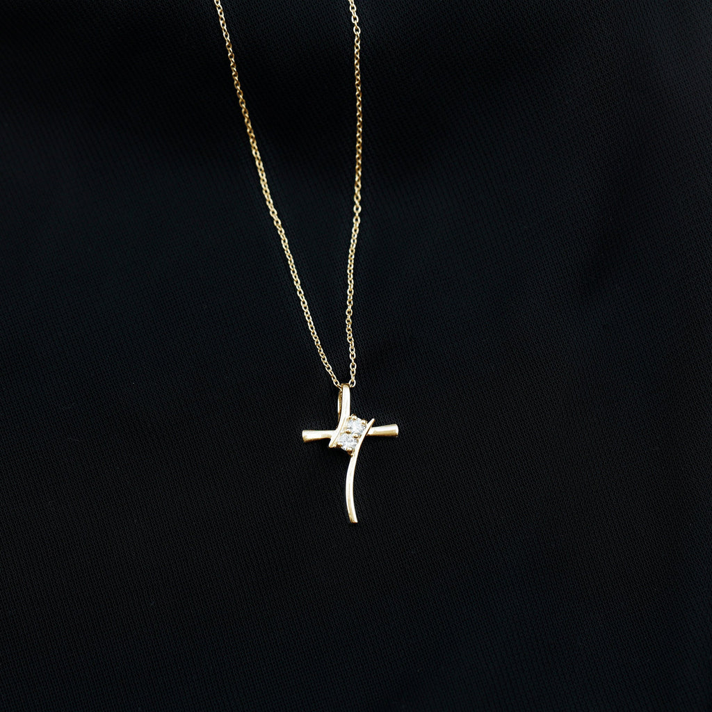 Certified Moissanite Cross Pendant Necklace With Chain