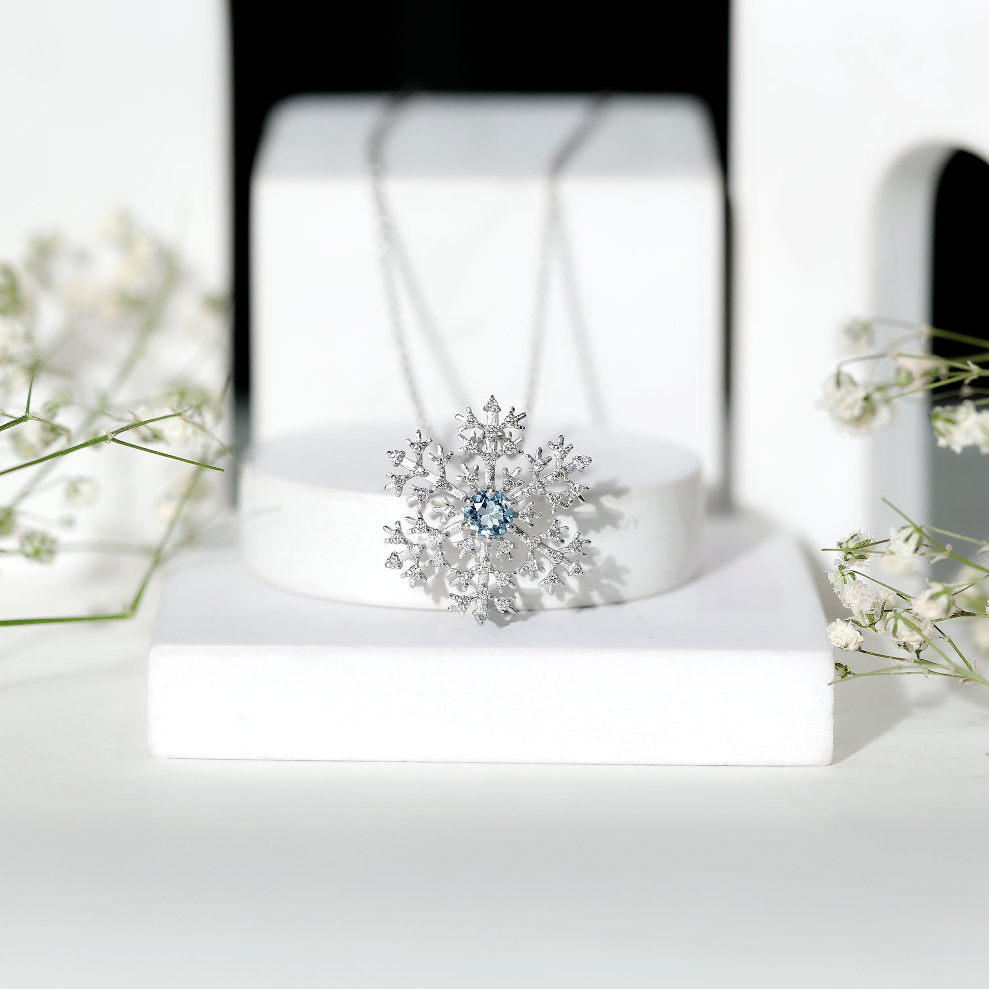 Snowflake Pendant Necklace with Aquamarine and Diamond