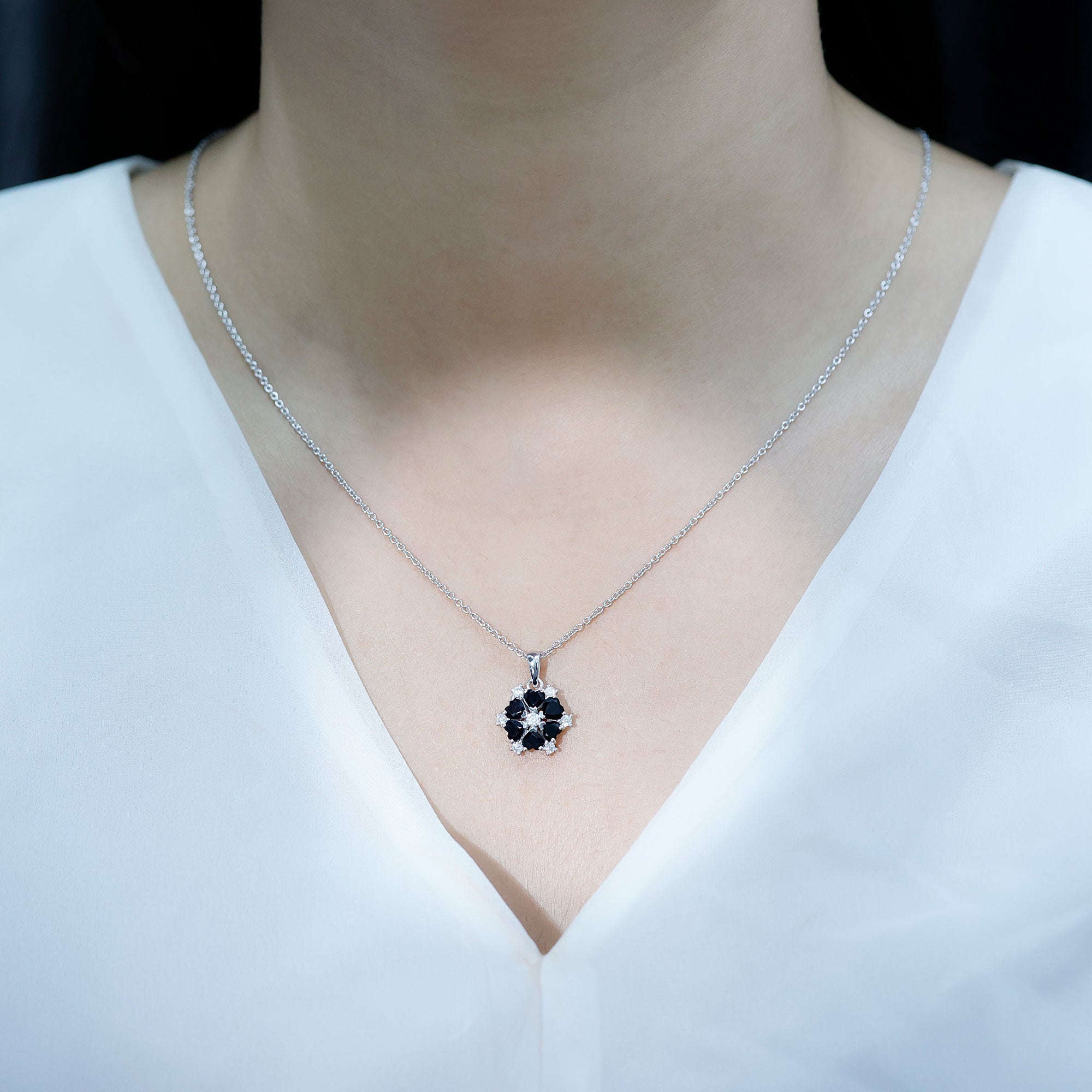Natural Heart Shape Black Onyx Flower Pendant Necklace With Chain