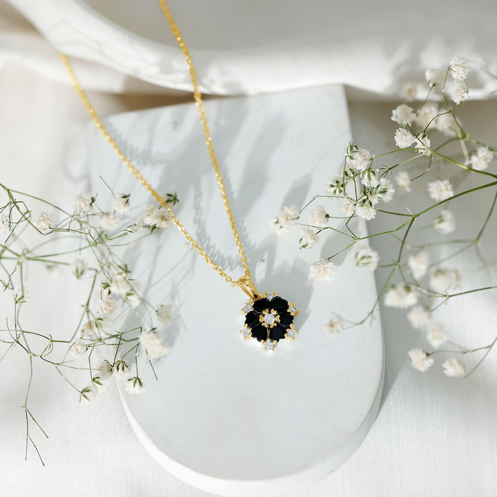Natural Heart Shape Black Onyx Flower Pendant Necklace With Chain