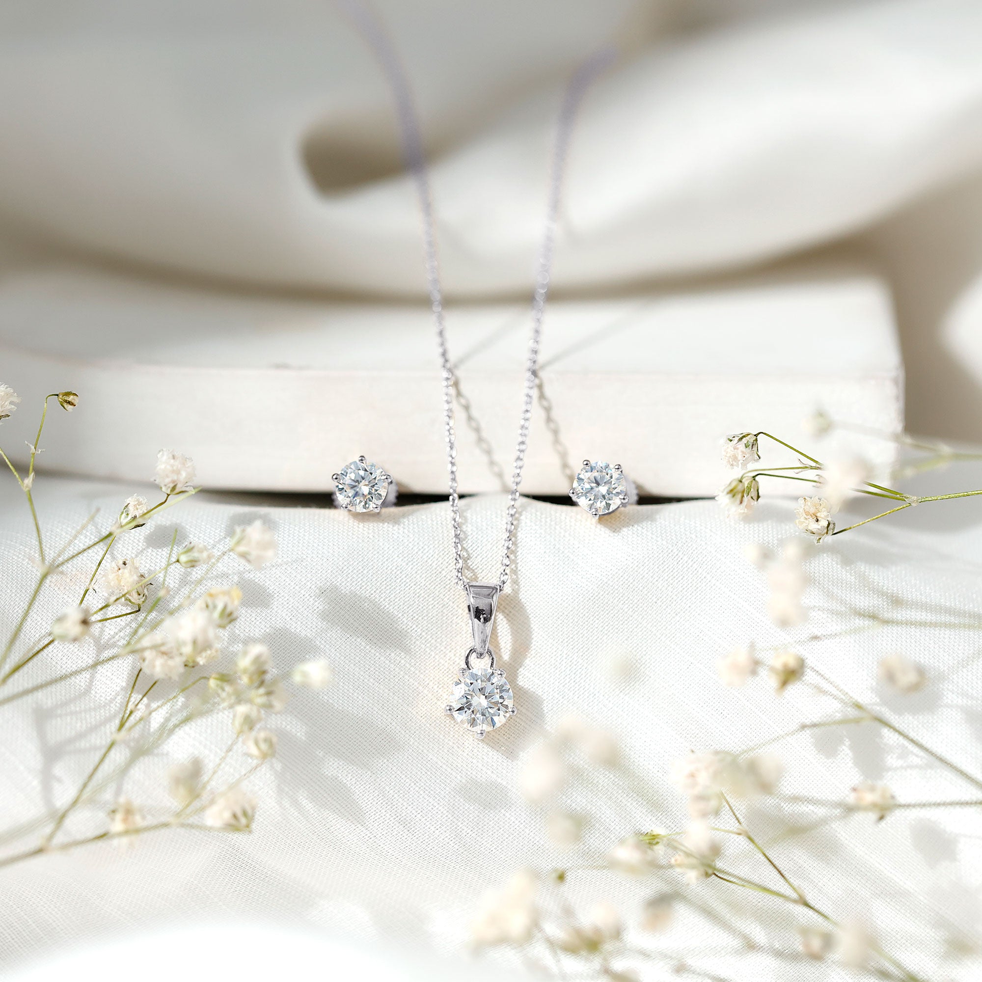 Certified Round Shape Moissanite Solitaire Jewelry Set