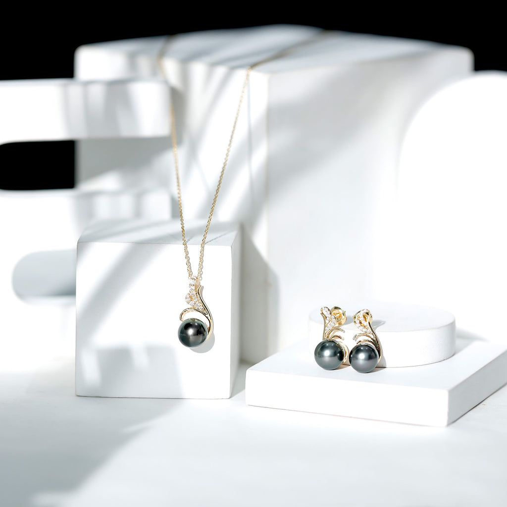 Designer Tahitian Black Pearl Necklace and Earrings Set with Diamond