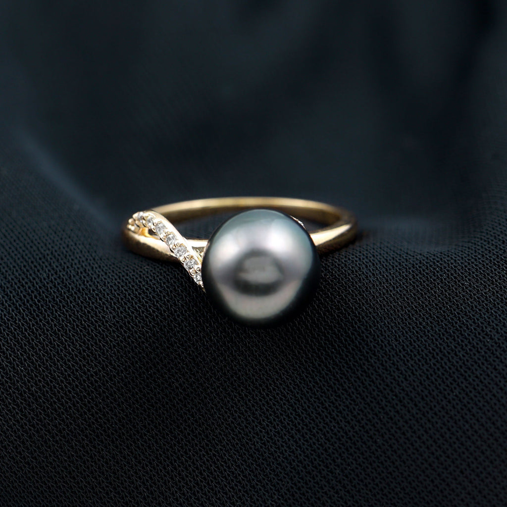 8 Carat Tahitian Pearl Solitaire Engagement Ring with Diamond