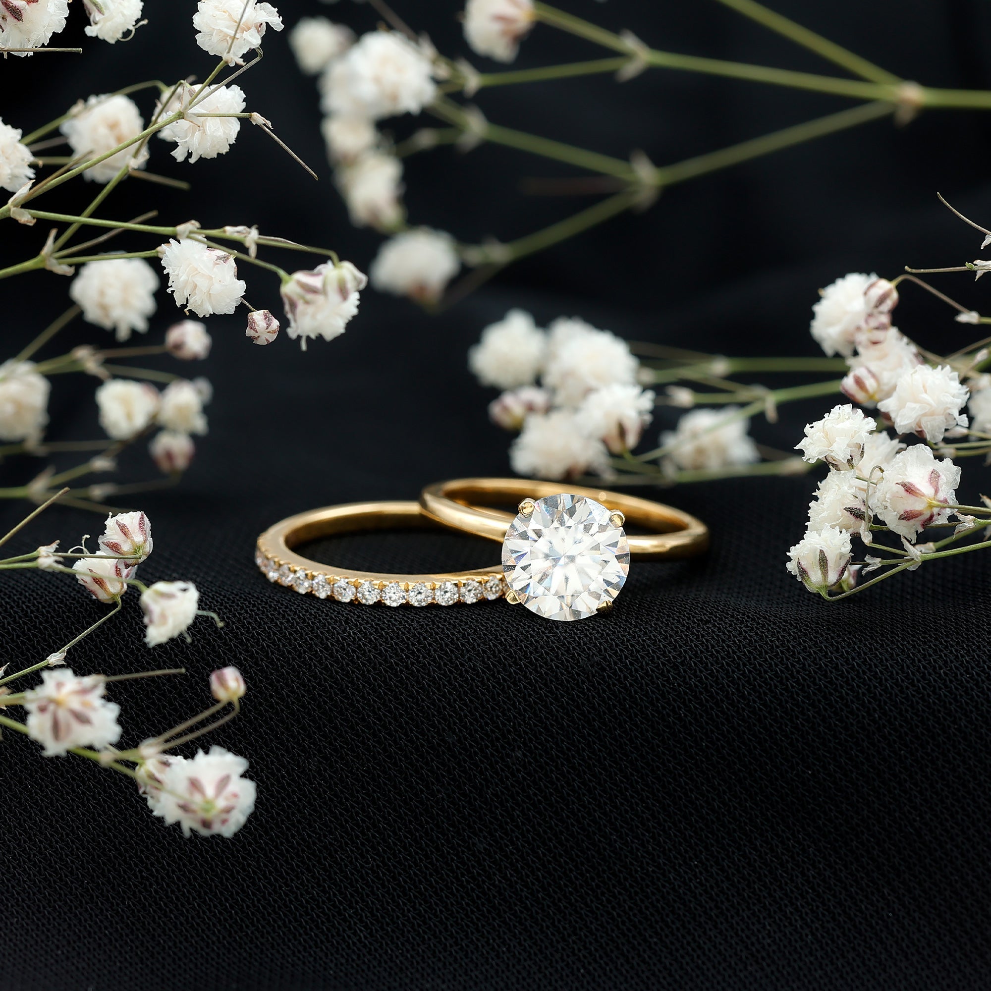 Round Shape Moissanite Solitaire Wedding Ring Set