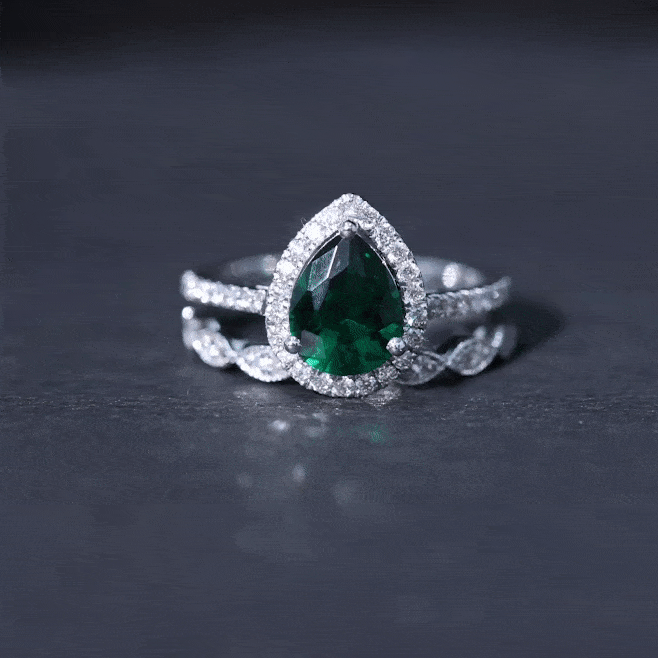 1.7 Carat Lab Grown Emerald Teardrop Ring Set with Natural Diamond