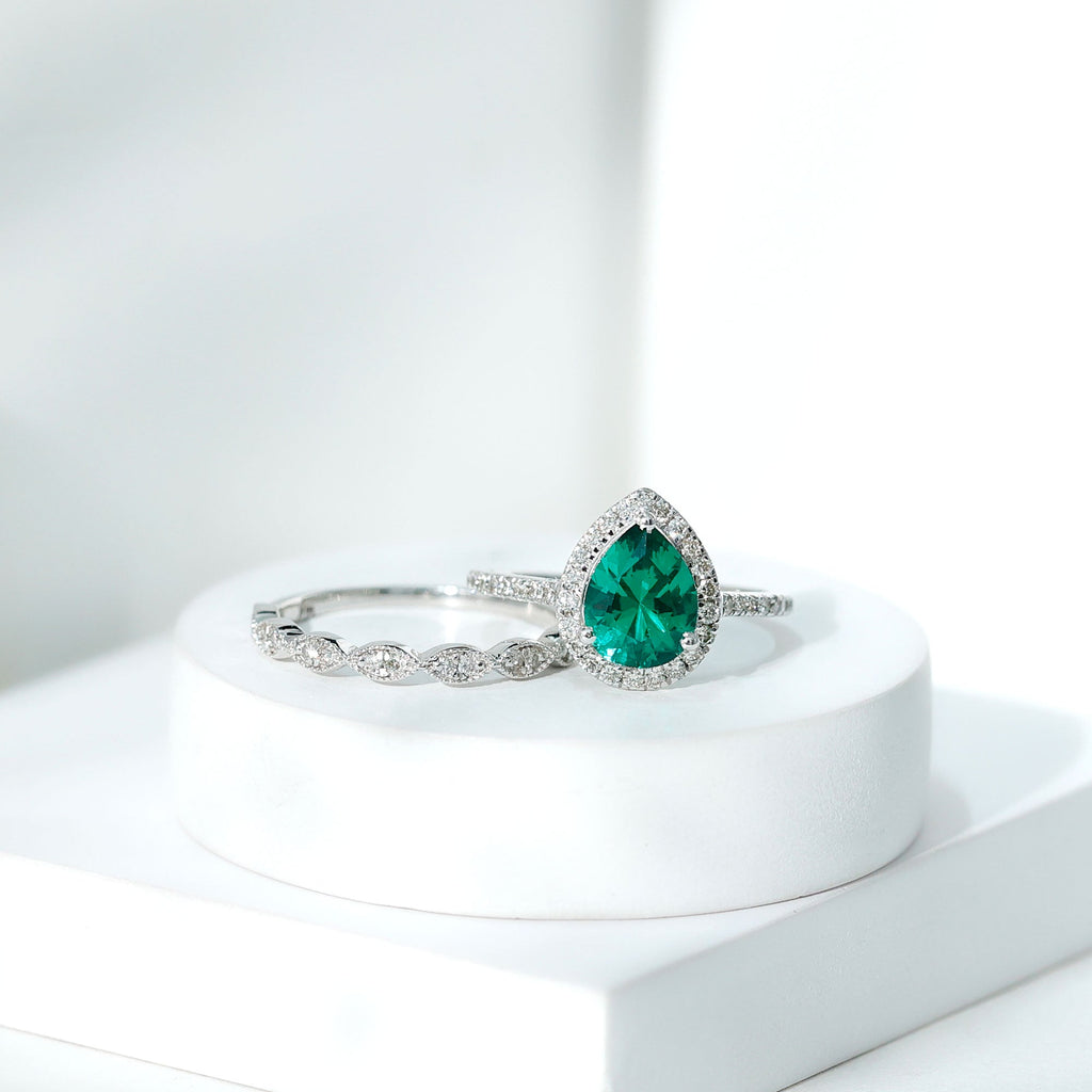 1.7 Carat Lab Grown Emerald Teardrop Ring Set with Natural Diamond