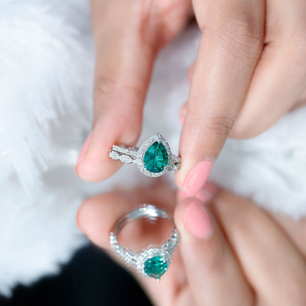 1.7 Carat Lab Grown Emerald Teardrop Ring Set with Natural Diamond